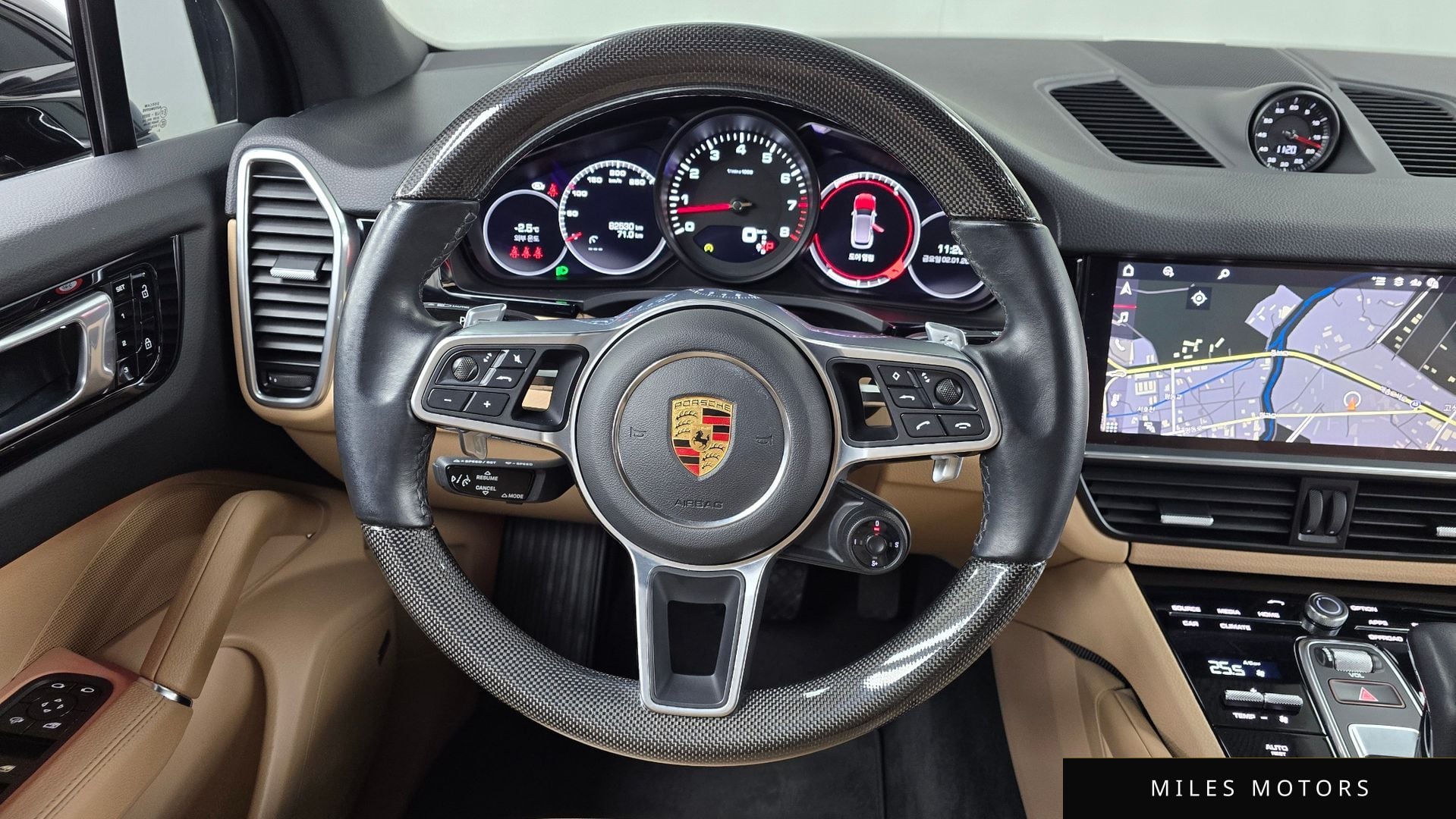 Porsche Cayenne 2021 — миниатюра 13