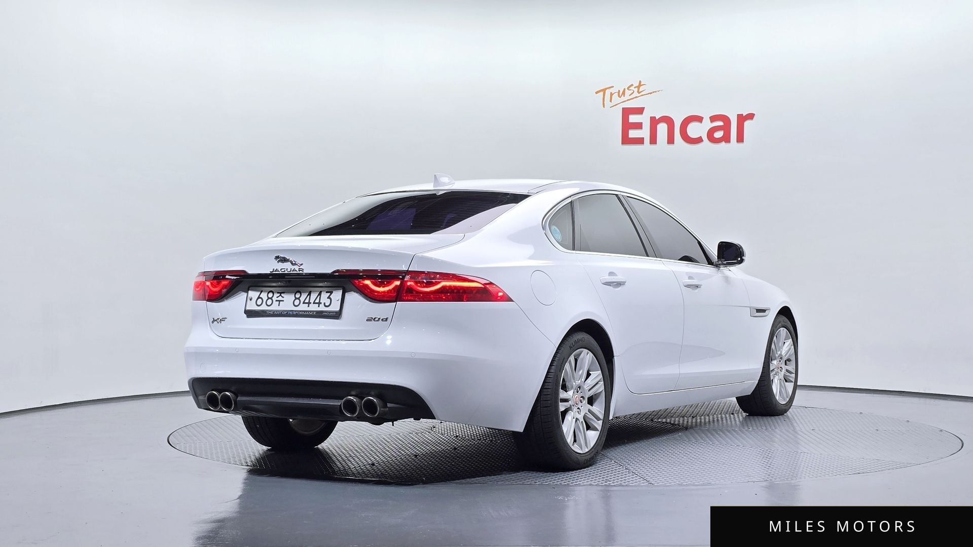 Jaguar XF (X260) 2017 — миниатюра 2
