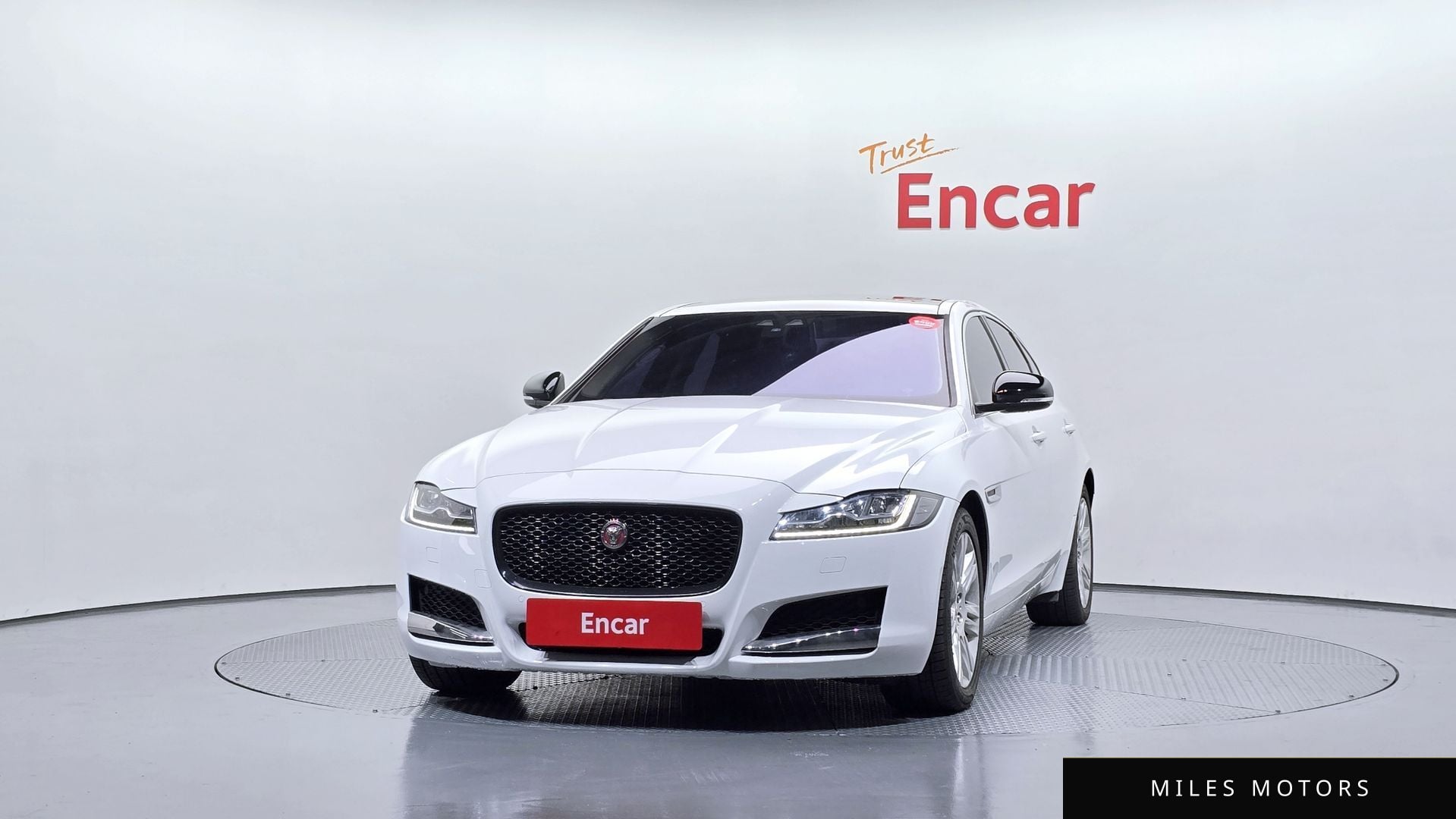 Jaguar XF (X260) 2017 — миниатюра 3