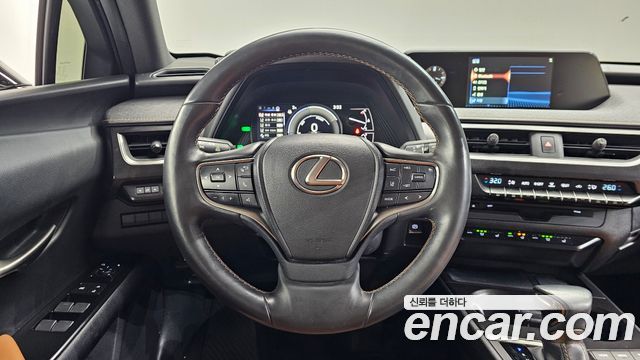Лексус UX250h 2022 — миниатюра 12