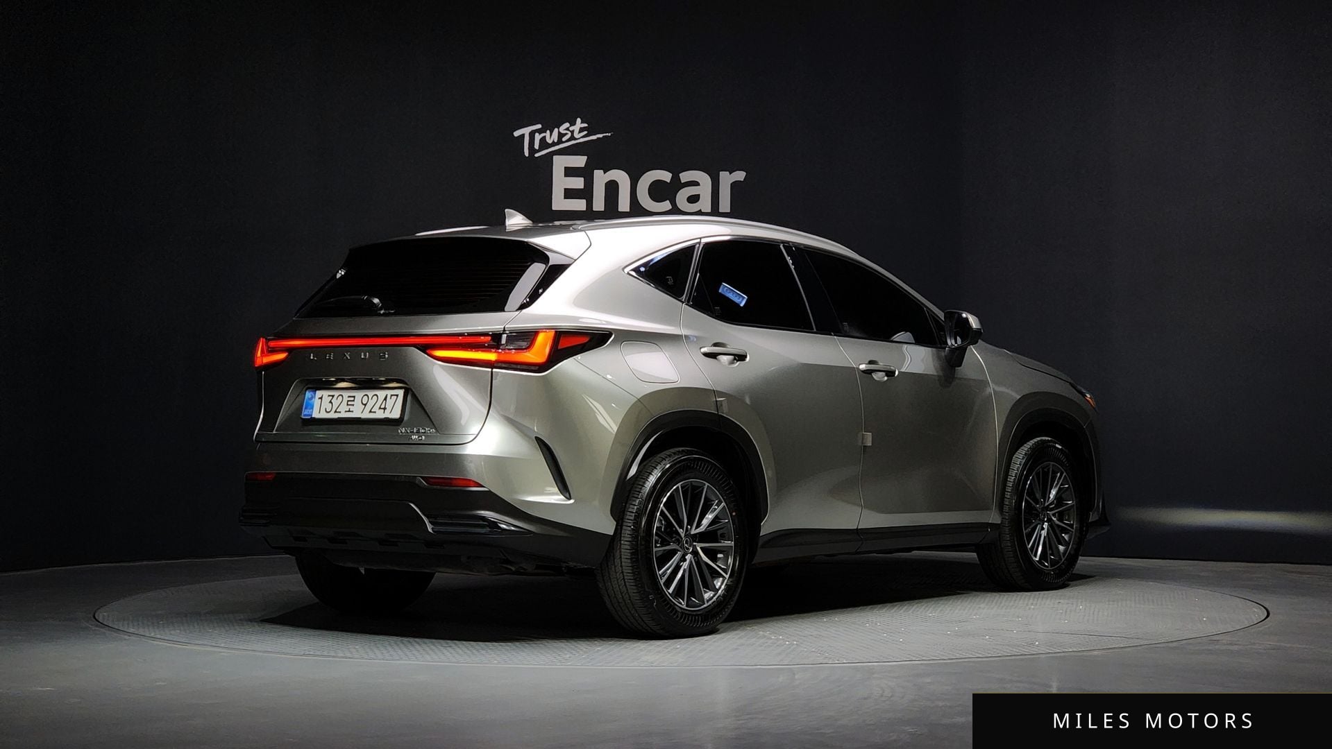 Лексус NX450h+ 2025 — миниатюра 2