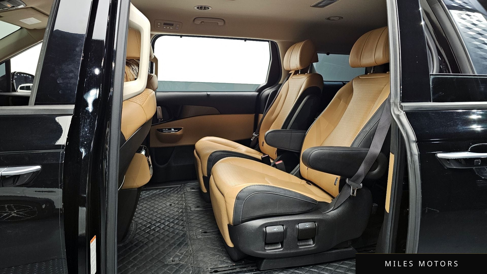 Kia Carnival 2021 — миниатюра 12