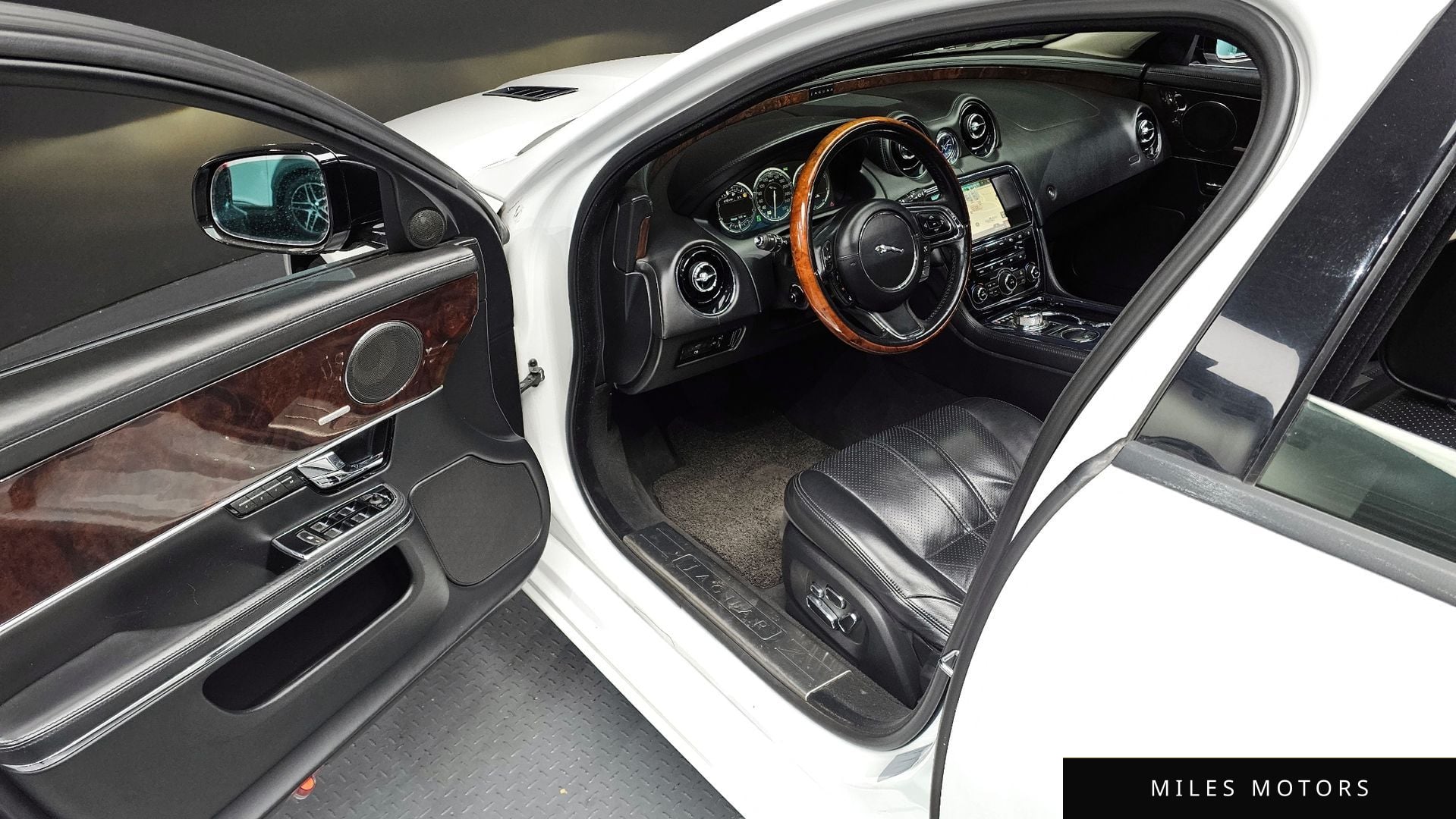 Jaguar All New XJ 2011 — миниатюра 11