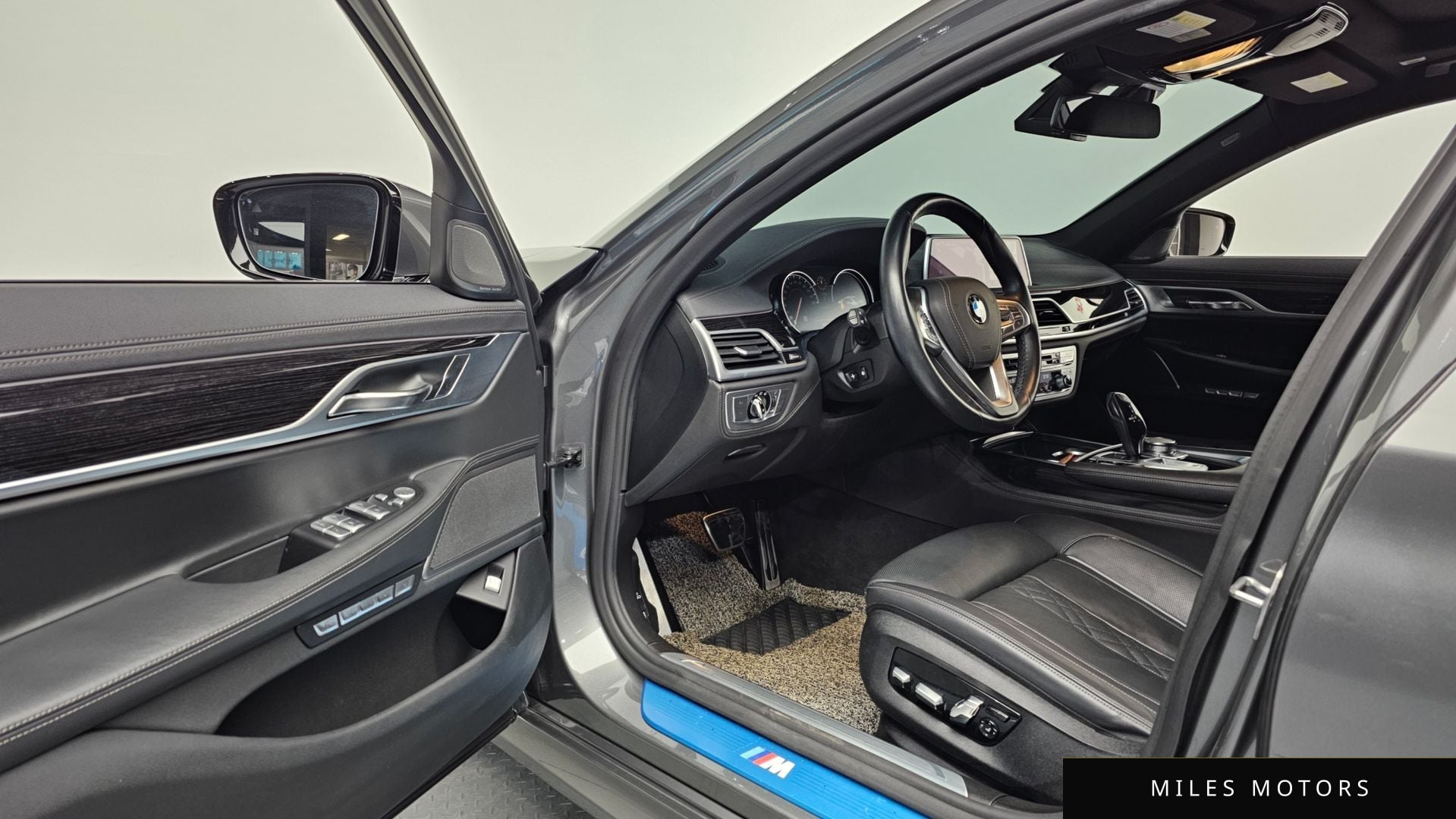BMW 7 Series (G11) 2018 — миниатюра 10