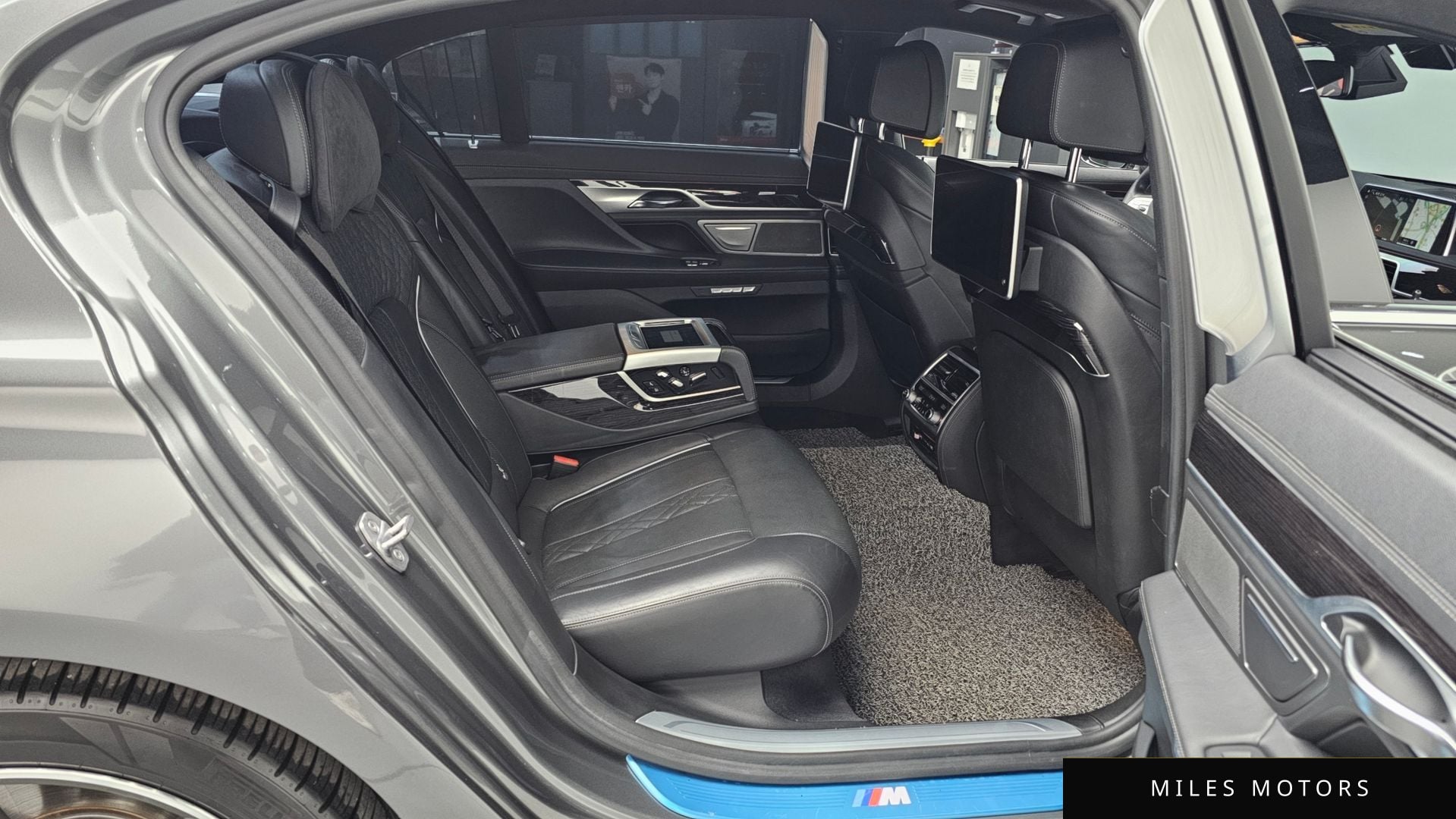 BMW 7 Series (G11) 2018 — миниатюра 12