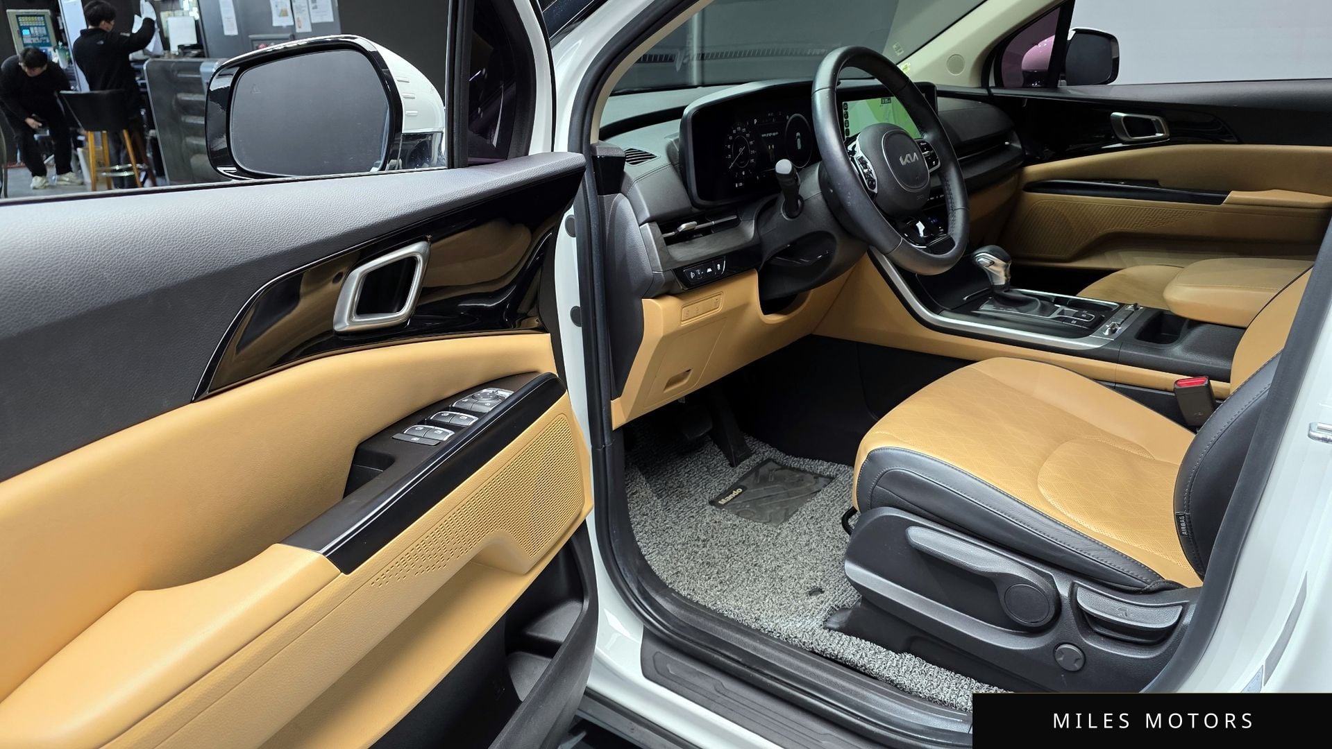 Kia Carnival 2023 — миниатюра 11