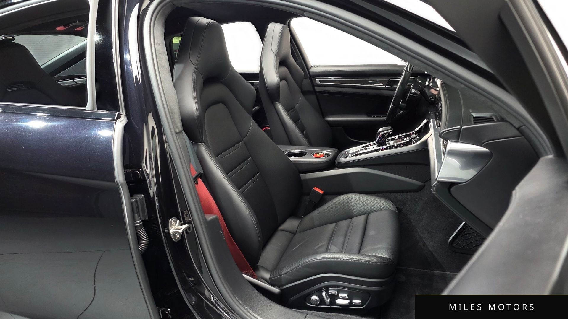 Porsche Panamera 2019 — миниатюра 10