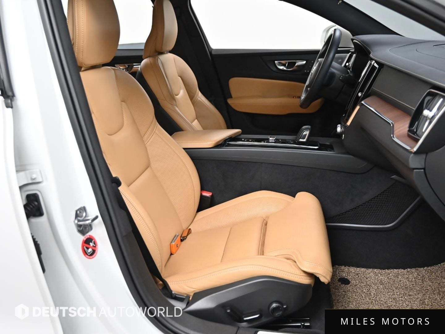 Volvo V60 2021 — миниатюра 10