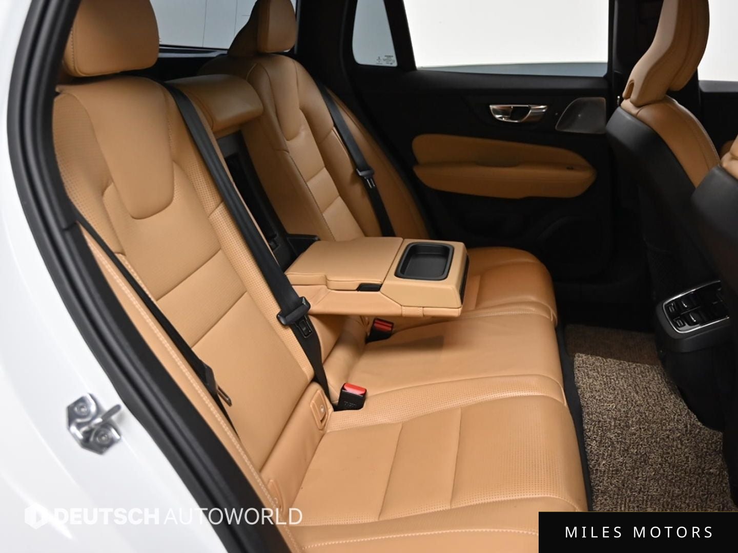 Volvo V60 2021 — миниатюра 12