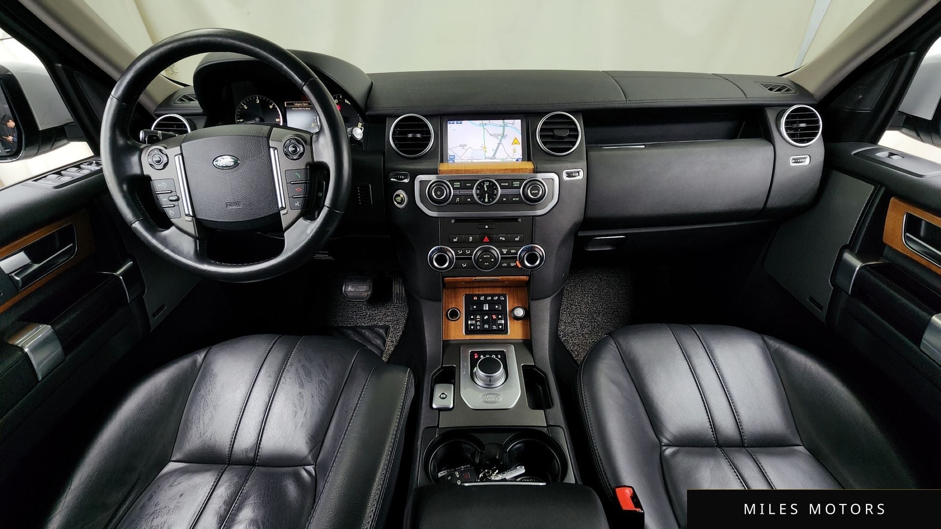 Land Rover Discovery 2015 — миниатюра 7