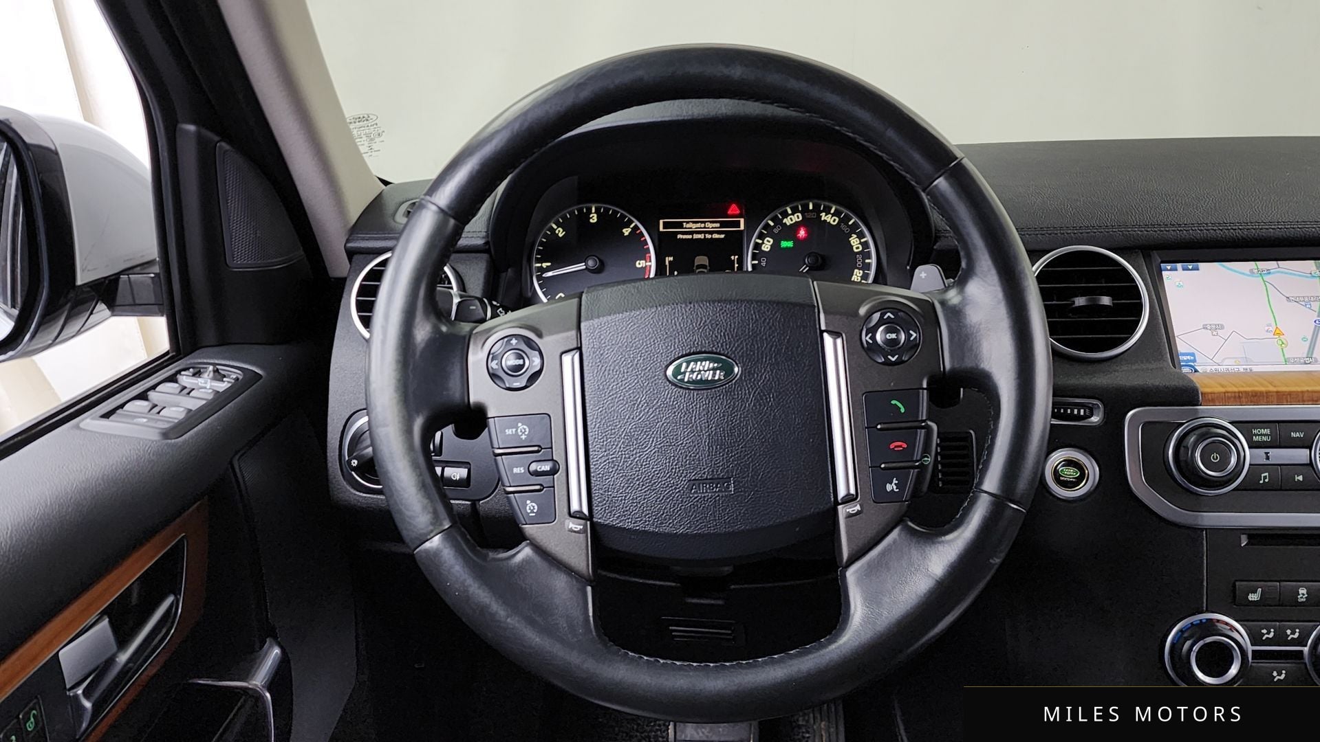 Land Rover Discovery 2015 — миниатюра 13