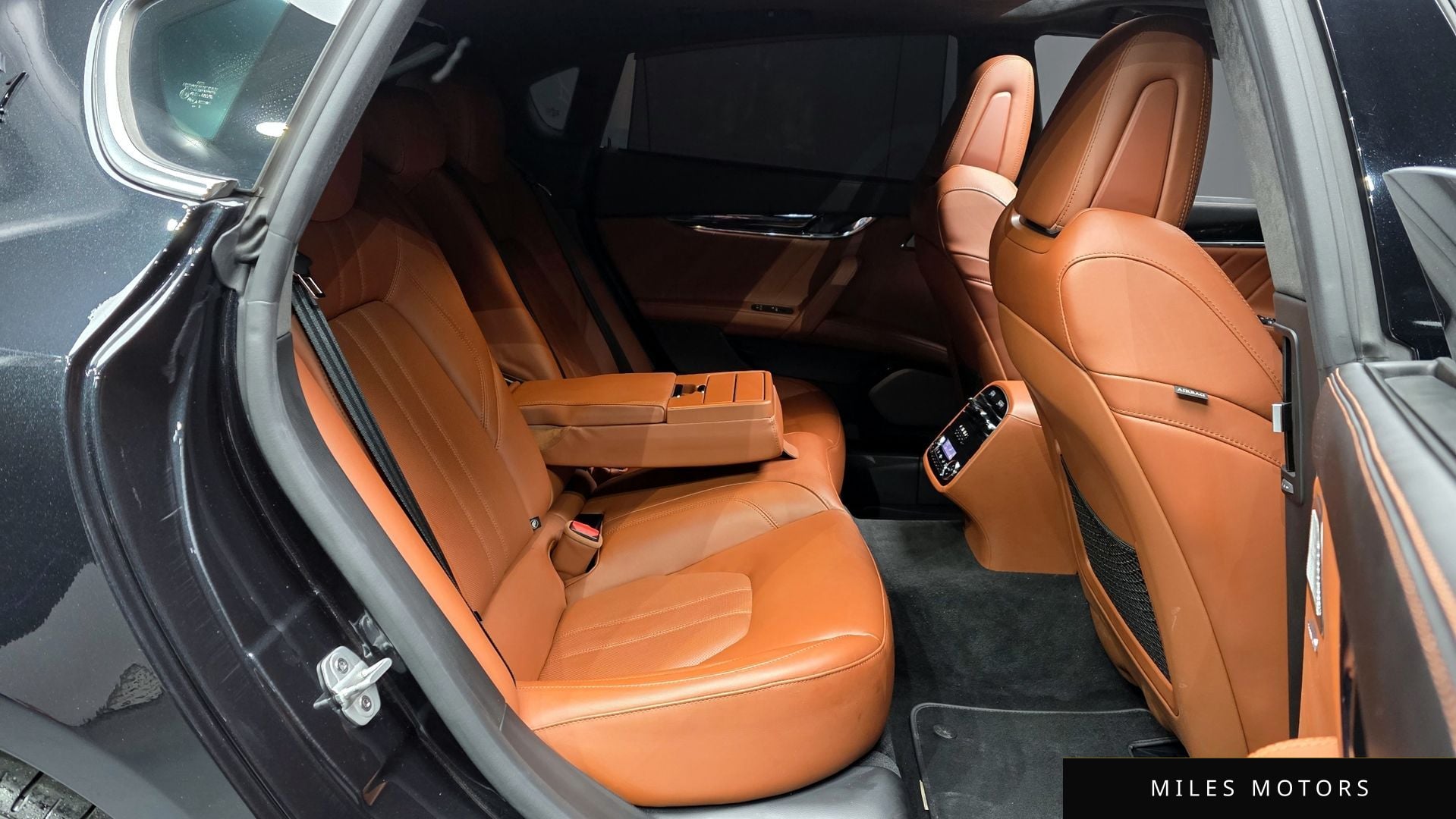 Maserati Quattroporte 2023 — миниатюра 12