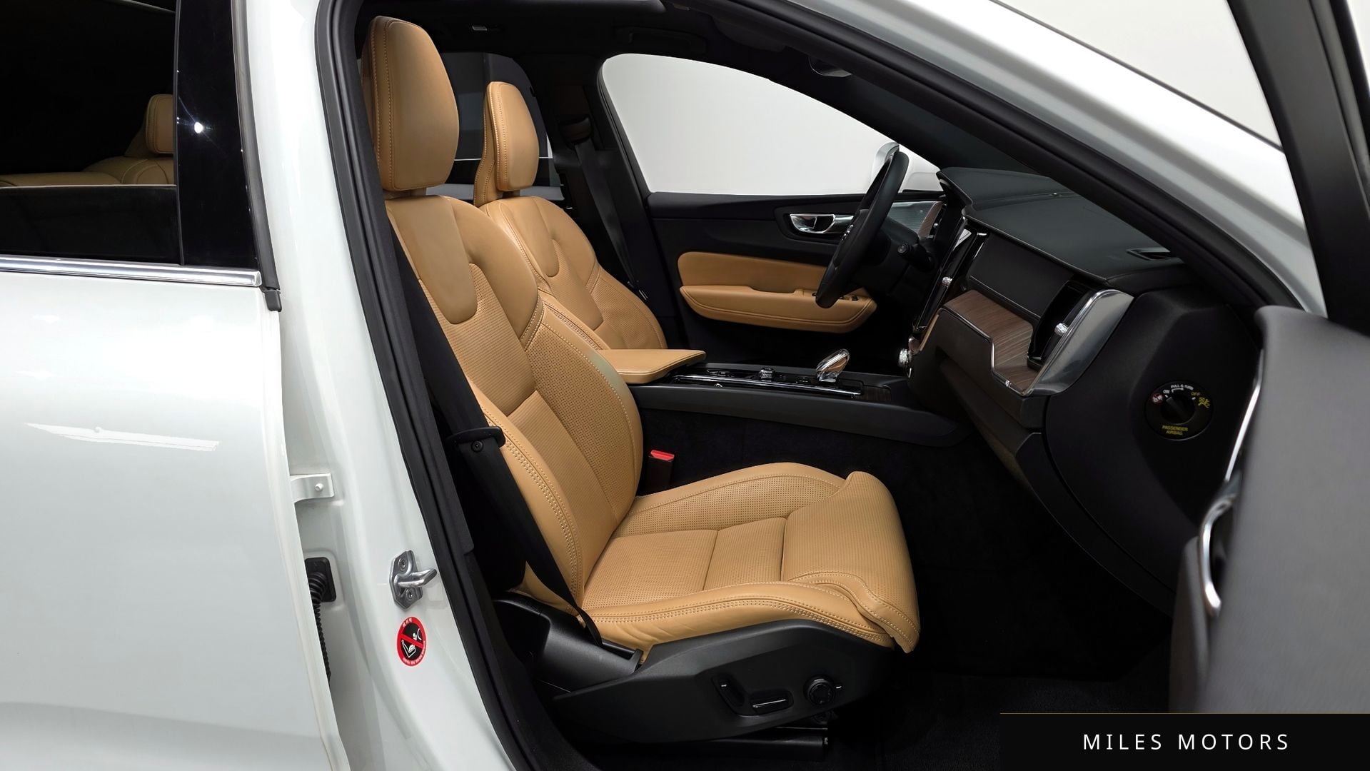 Volvo XC60 2022 — миниатюра 11