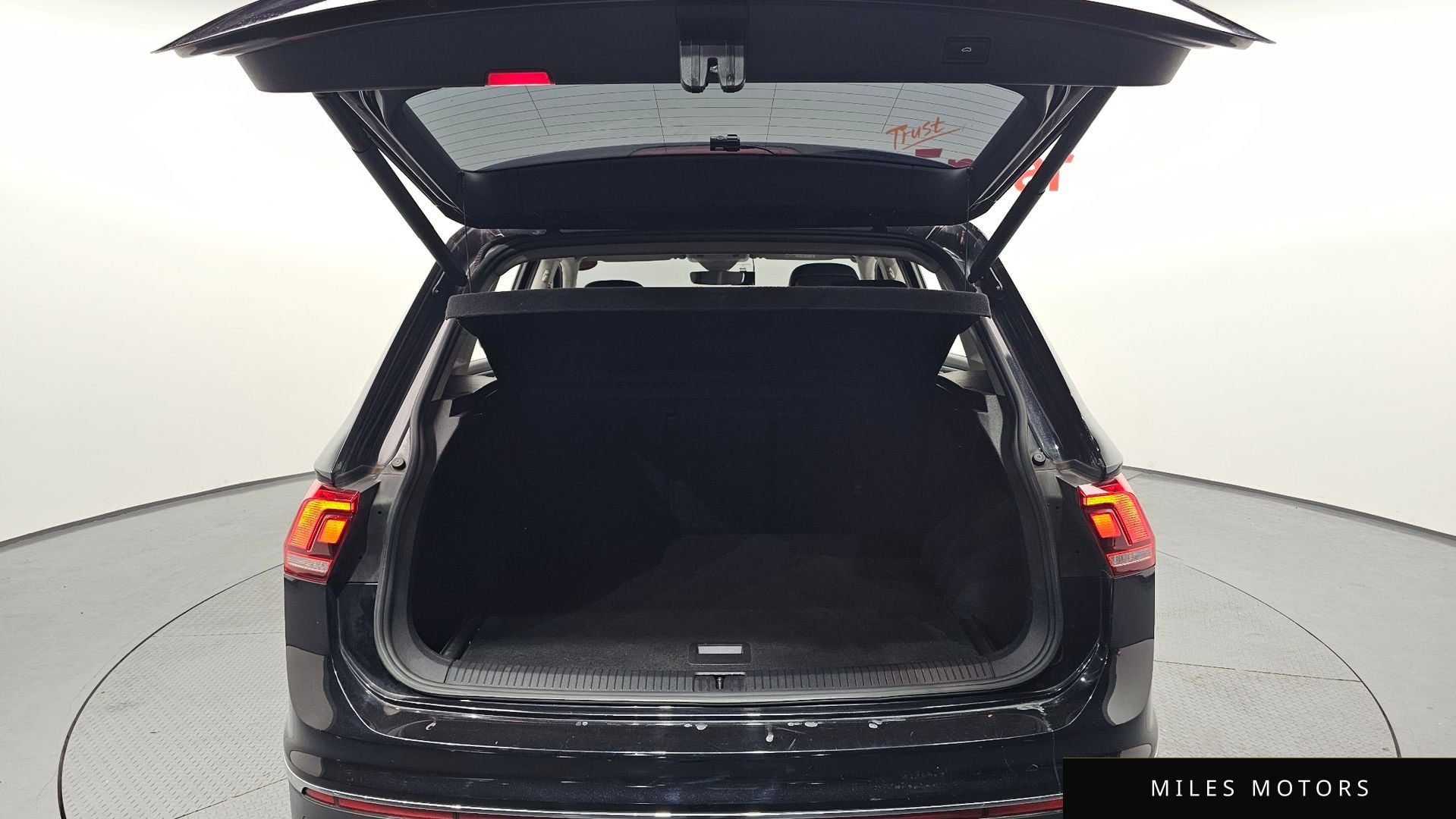 Volkswagen Tiguan 2021 — миниатюра 20