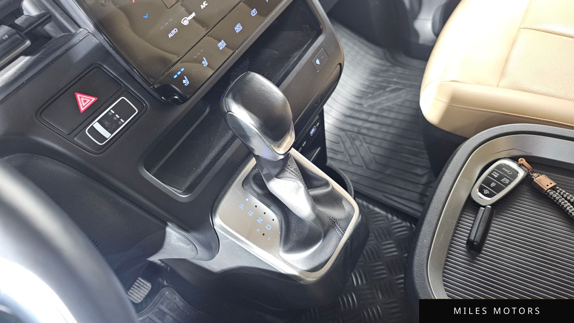 Hyundai Staria 2022 — миниатюра 9