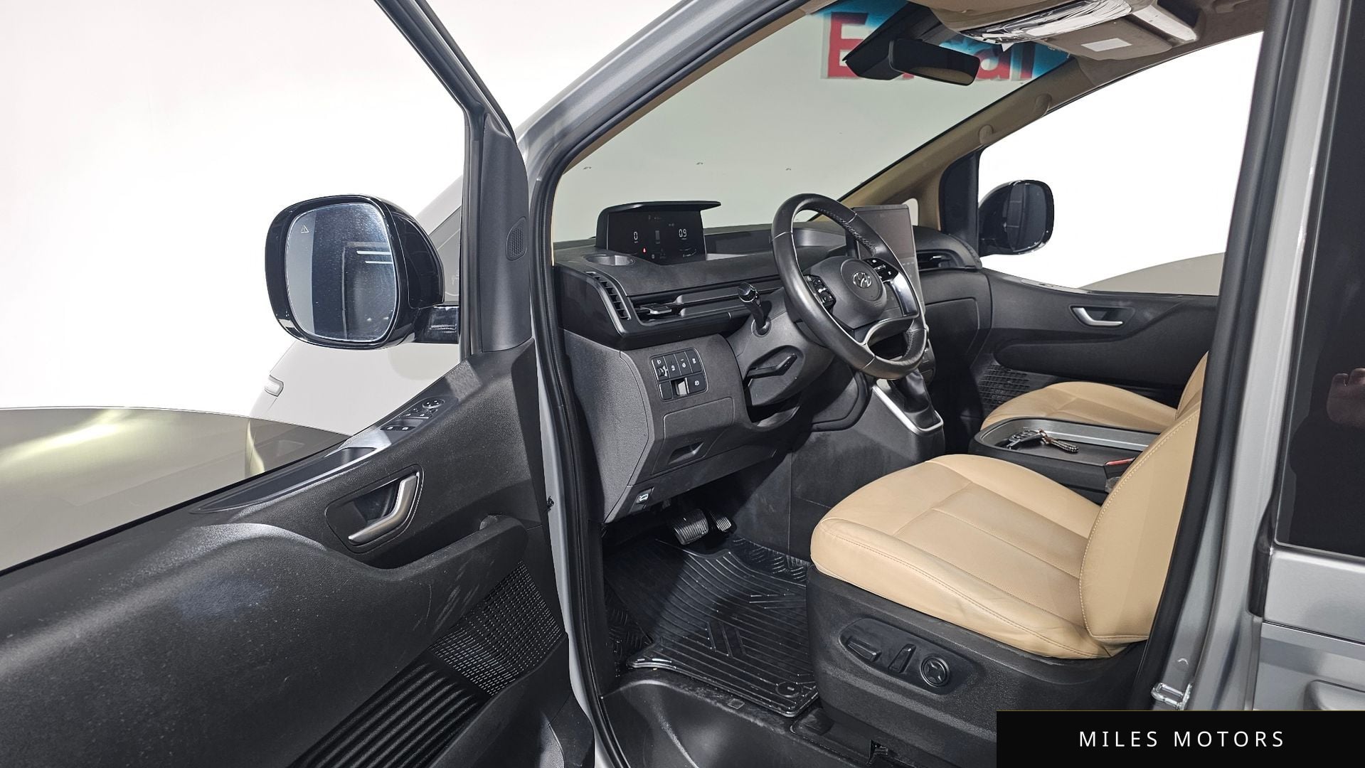 Hyundai Staria 2022 — миниатюра 10