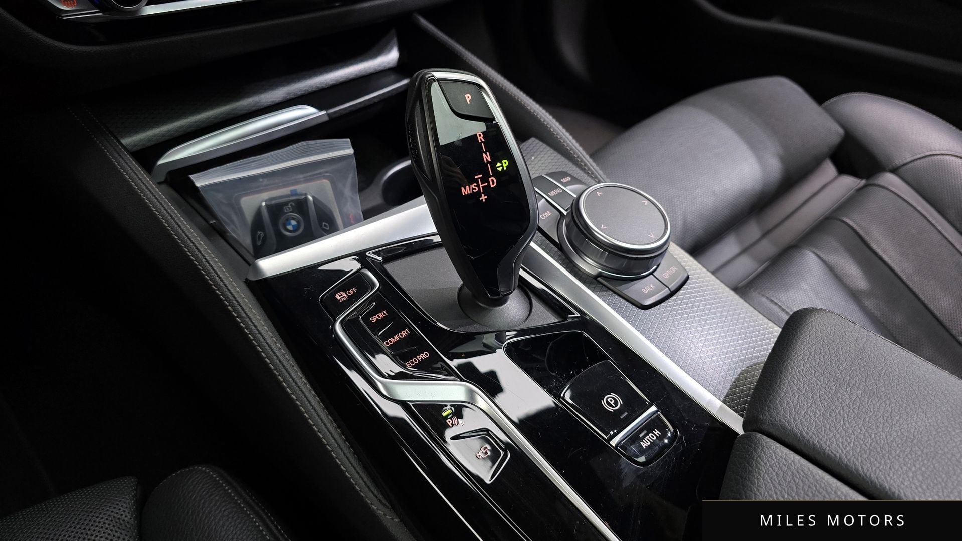 BMW 5 Series (G30) 2023 — миниатюра 9