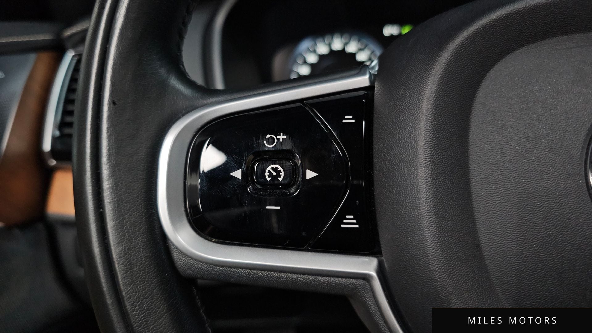 Volvo XC90 2019 — миниатюра 18