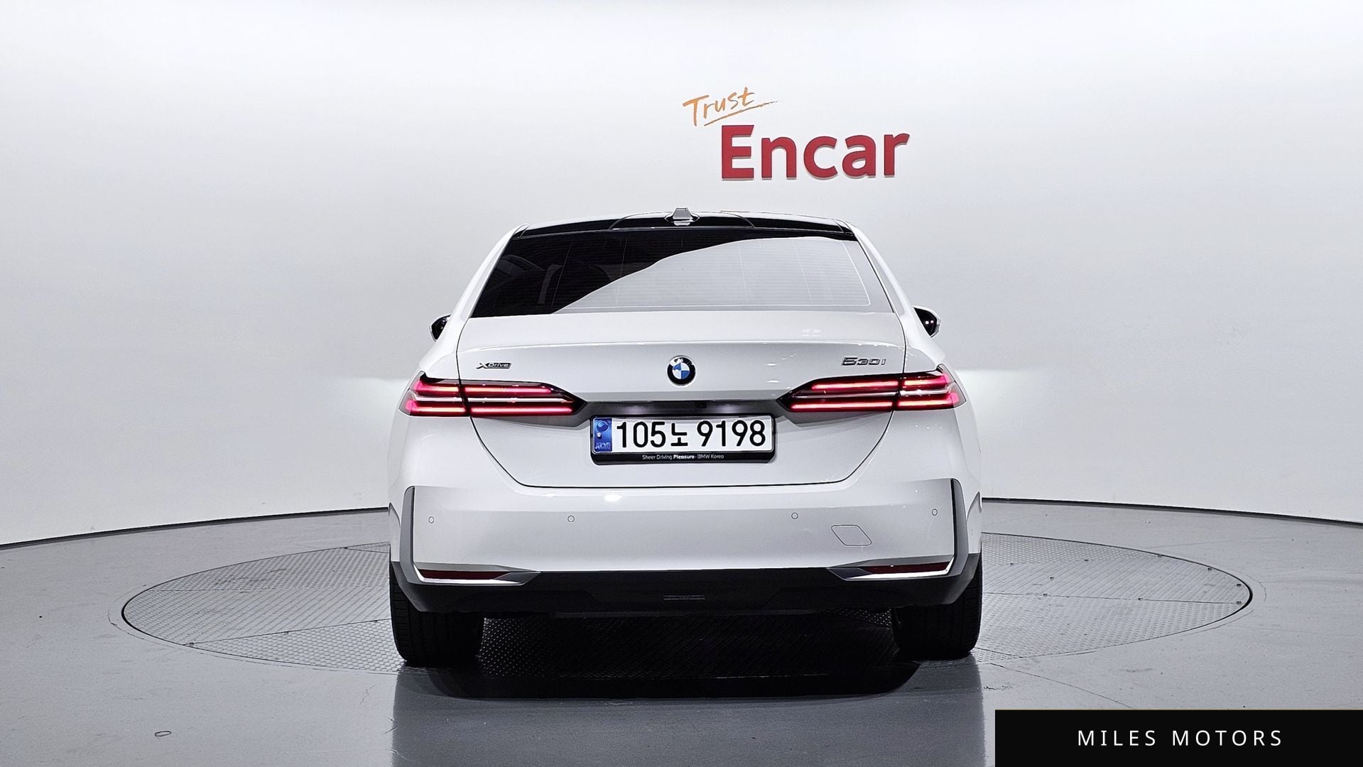 BMW 5 Series (G60) 2024 — миниатюра 4