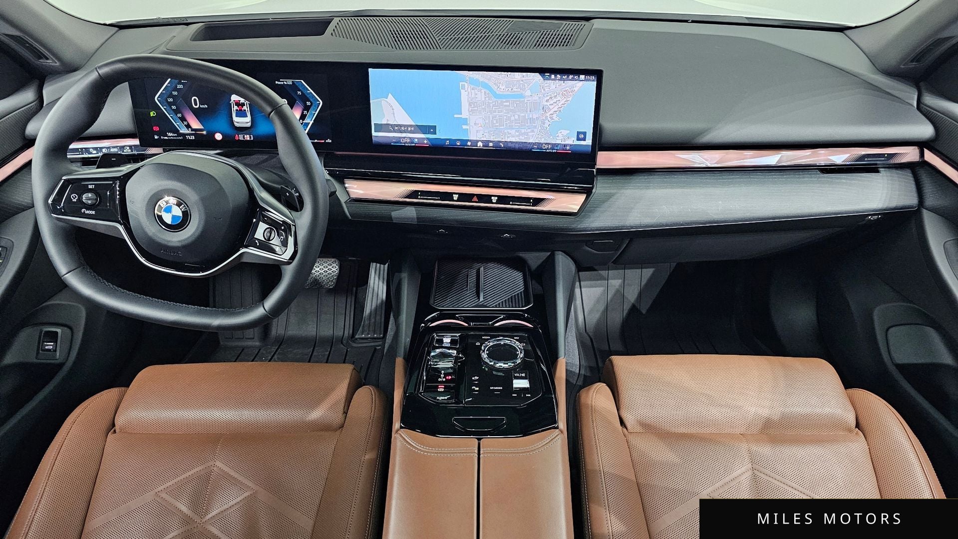 BMW 5 Series (G60) 2024 — миниатюра 7
