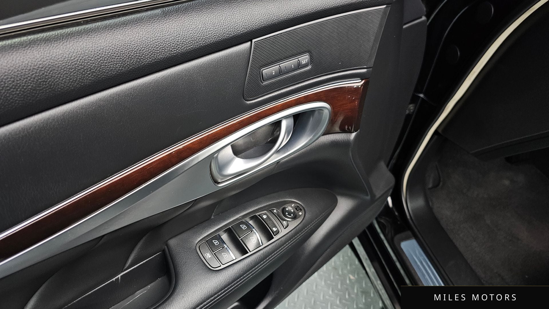 Infiniti M30d 2013 — миниатюра 18