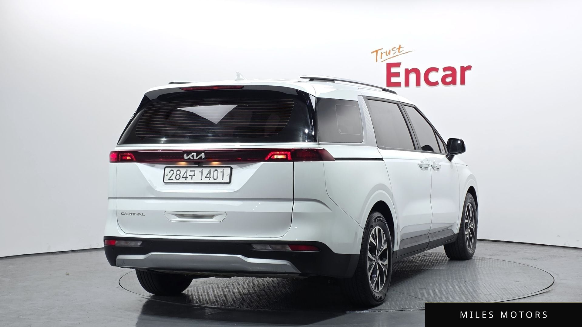 Kia Carnival 2022 — миниатюра 2