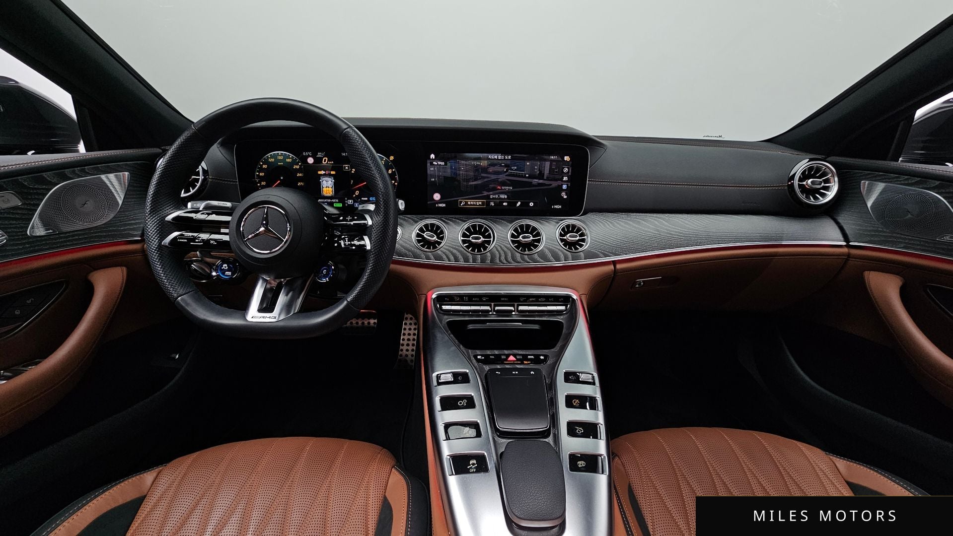 Mercedes-Benz AMG GT 2023 — миниатюра 7