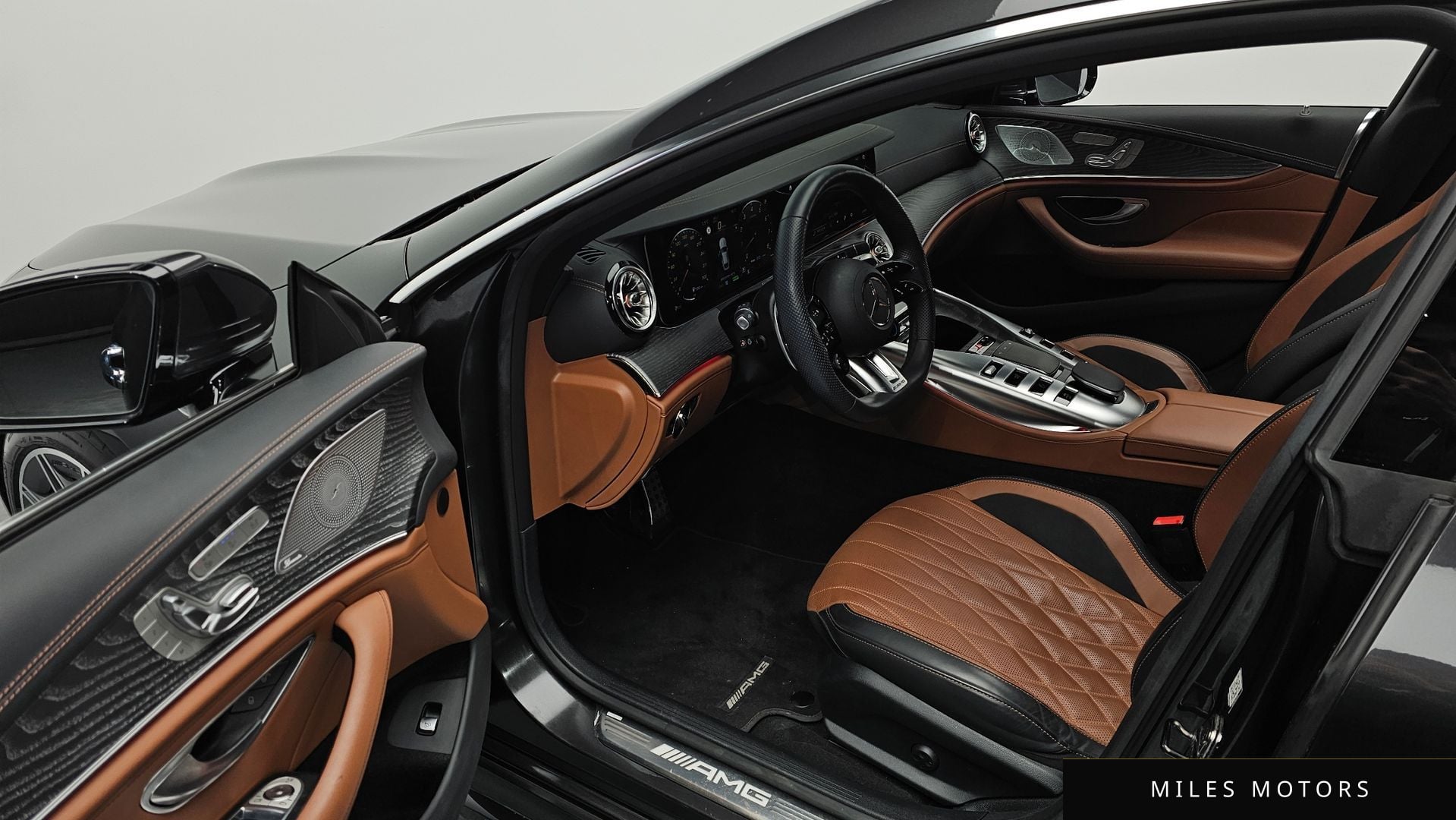 Mercedes-Benz AMG GT 2023 — миниатюра 11