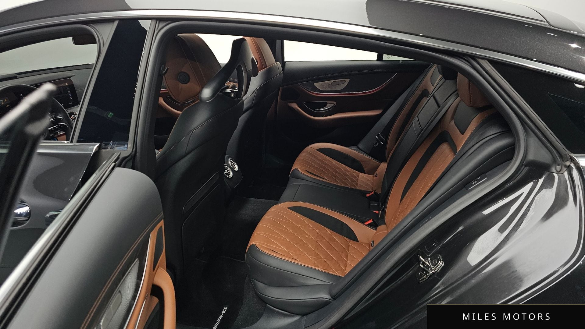 Mercedes-Benz AMG GT 2023 — миниатюра 12