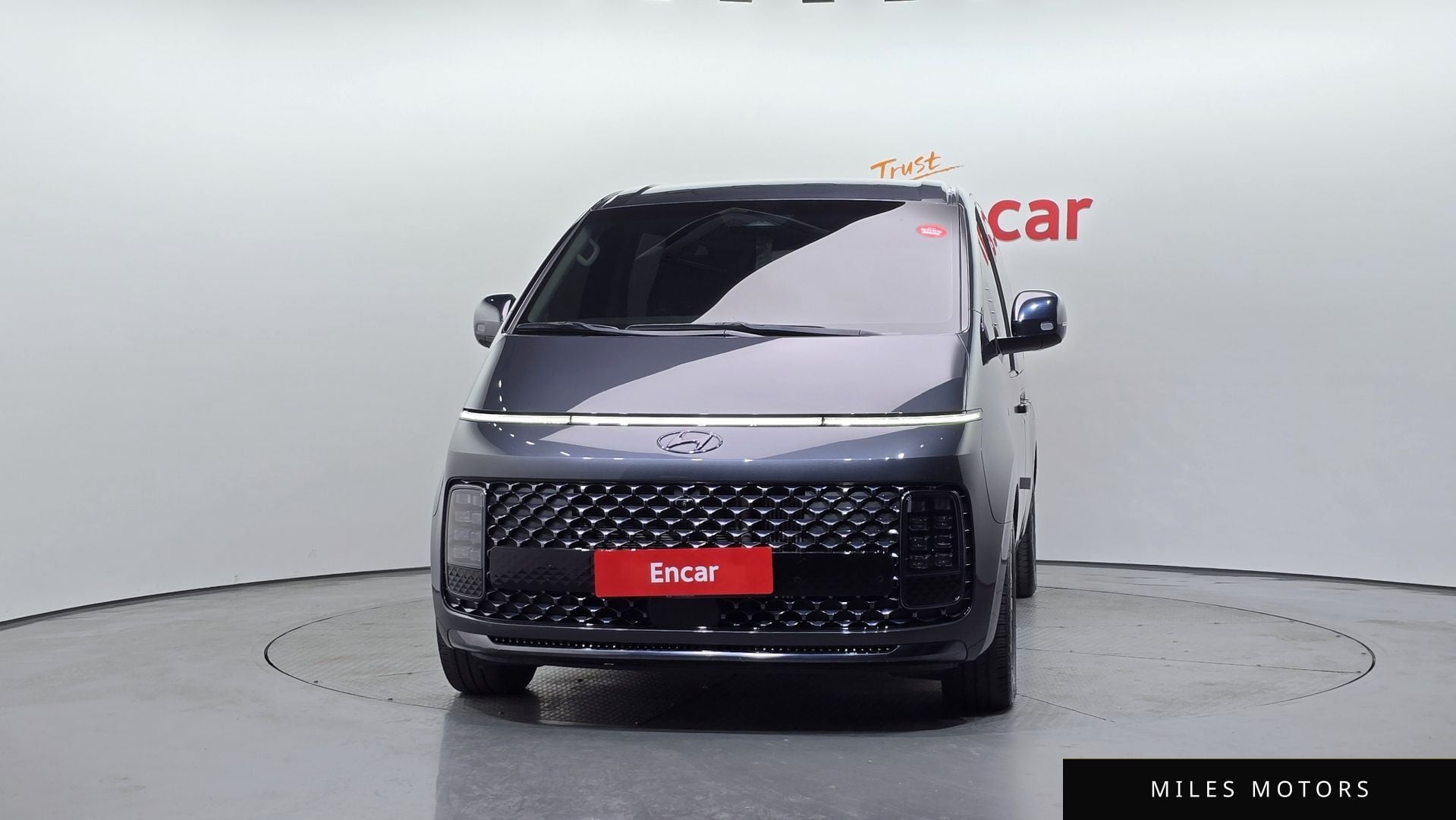Hyundai Staria 2023 — миниатюра 3