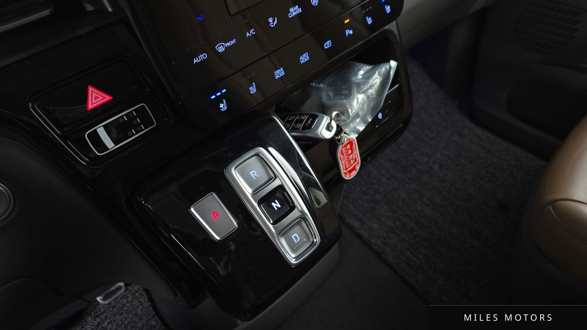 Hyundai Staria 2023 — миниатюра 9