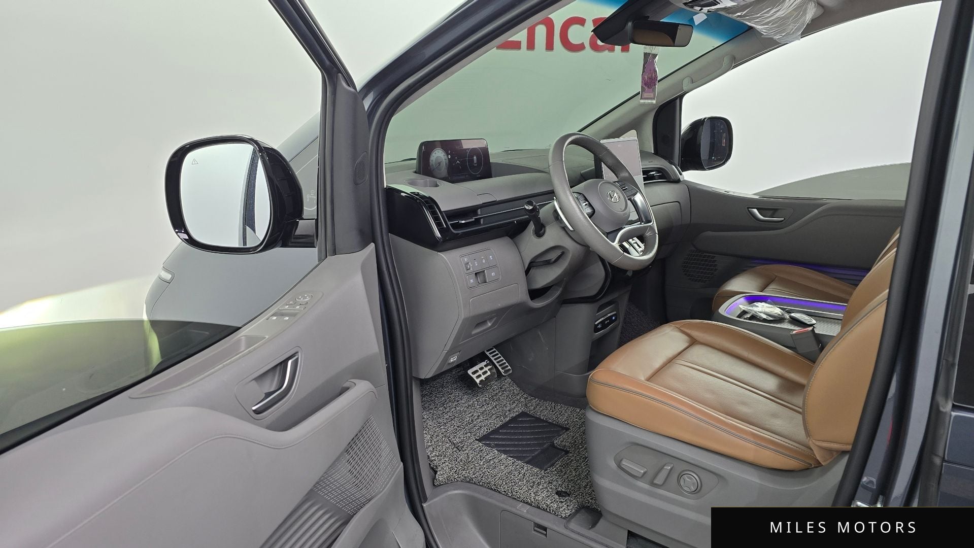 Hyundai Staria 2023 — миниатюра 10