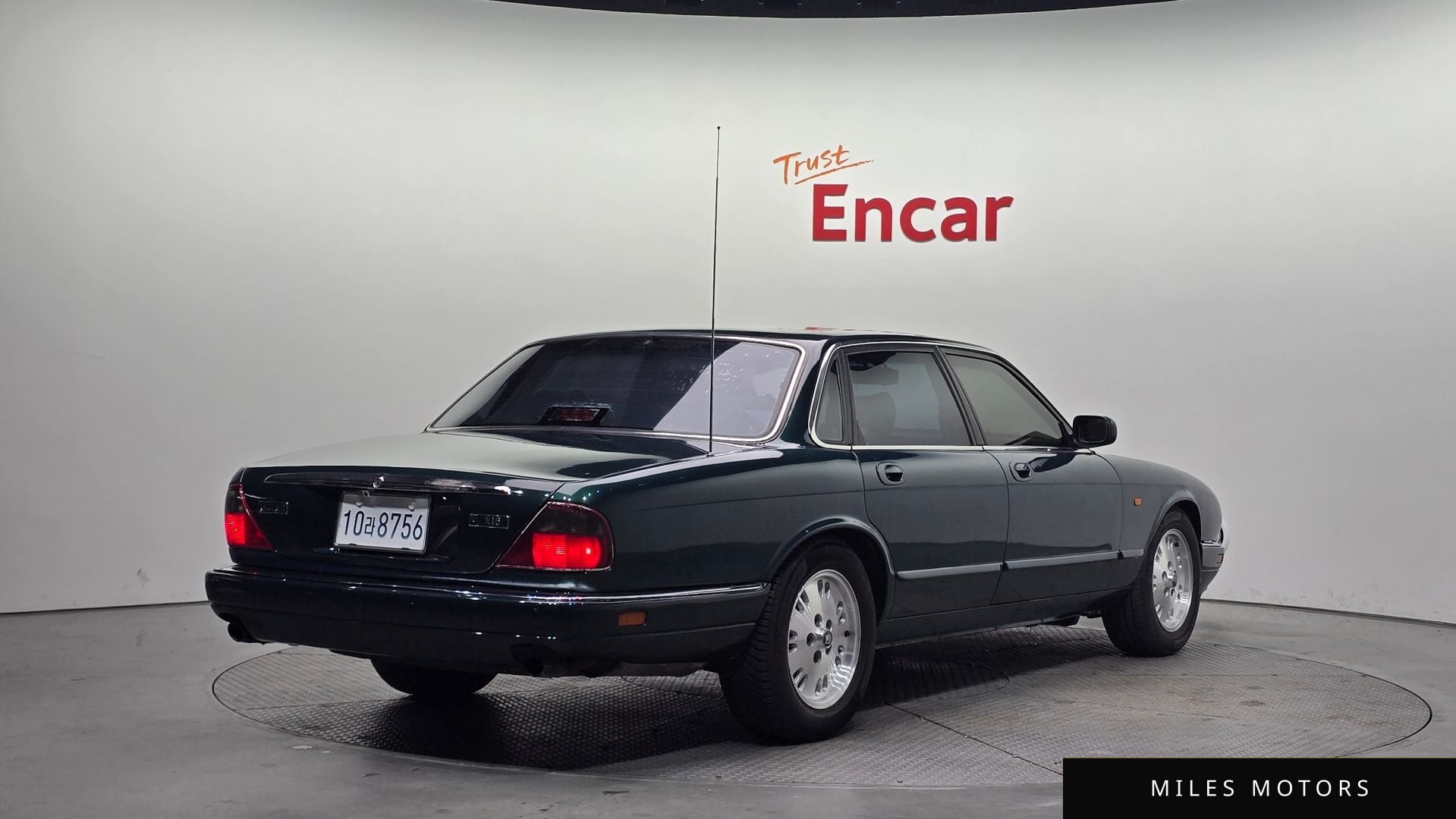 Jaguar XJ-6 1996 — миниатюра 2