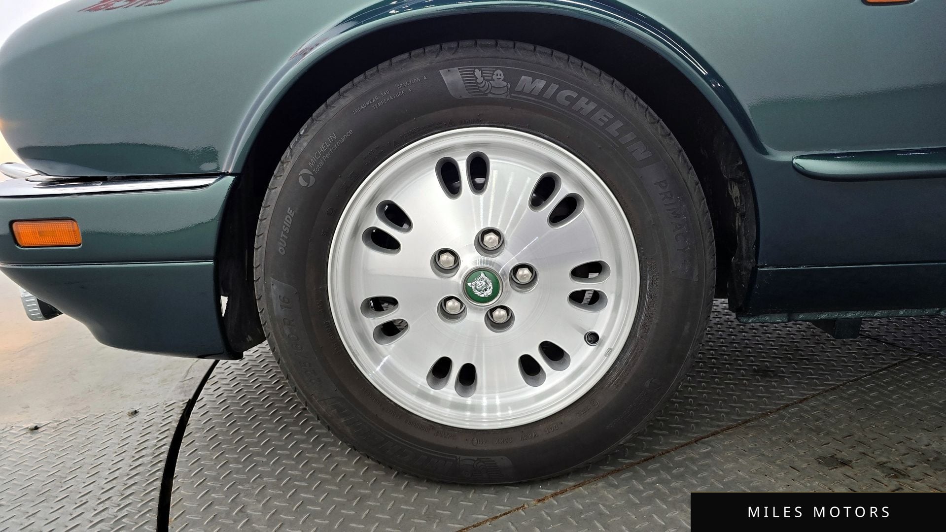 Jaguar XJ-6 1996 — миниатюра 5