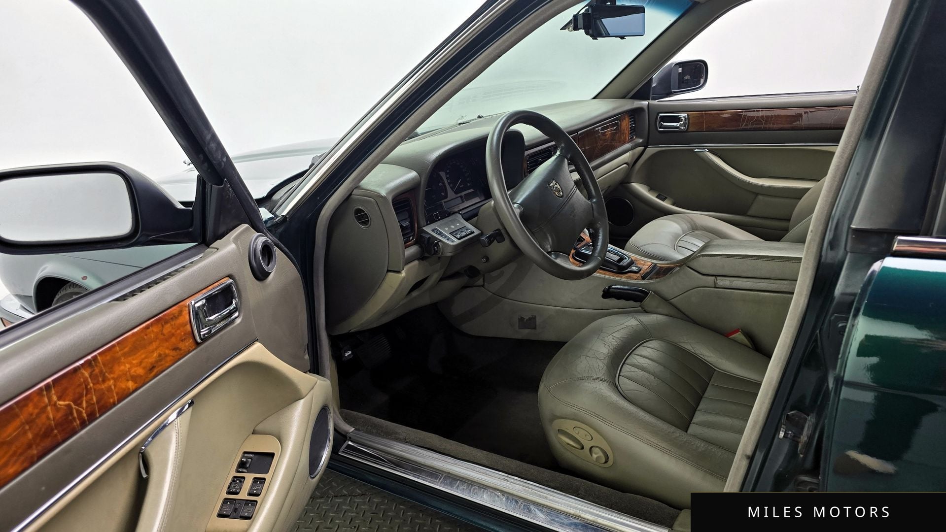 Jaguar XJ-6 1996 — миниатюра 10