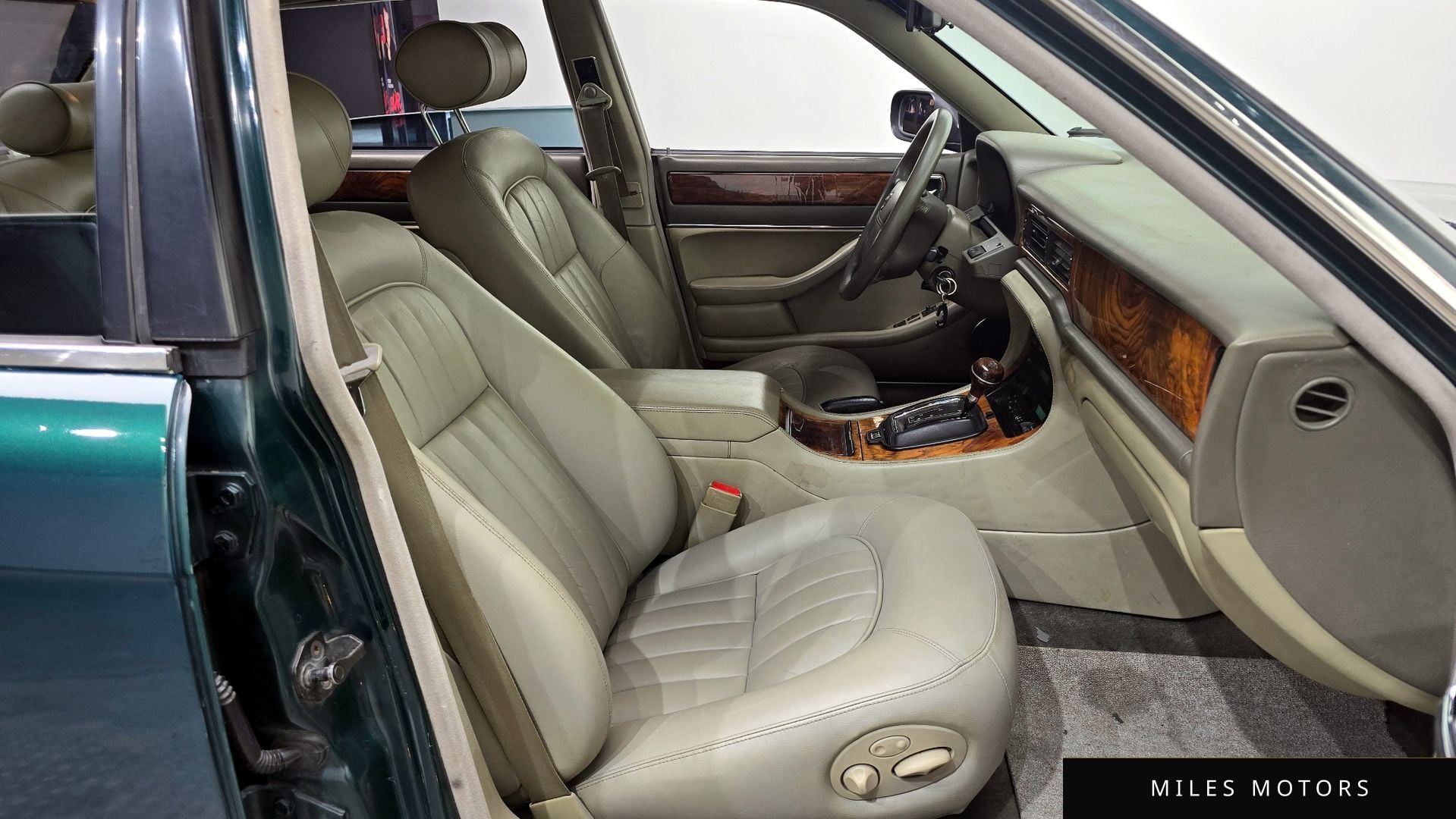Jaguar XJ-6 1996 — миниатюра 12