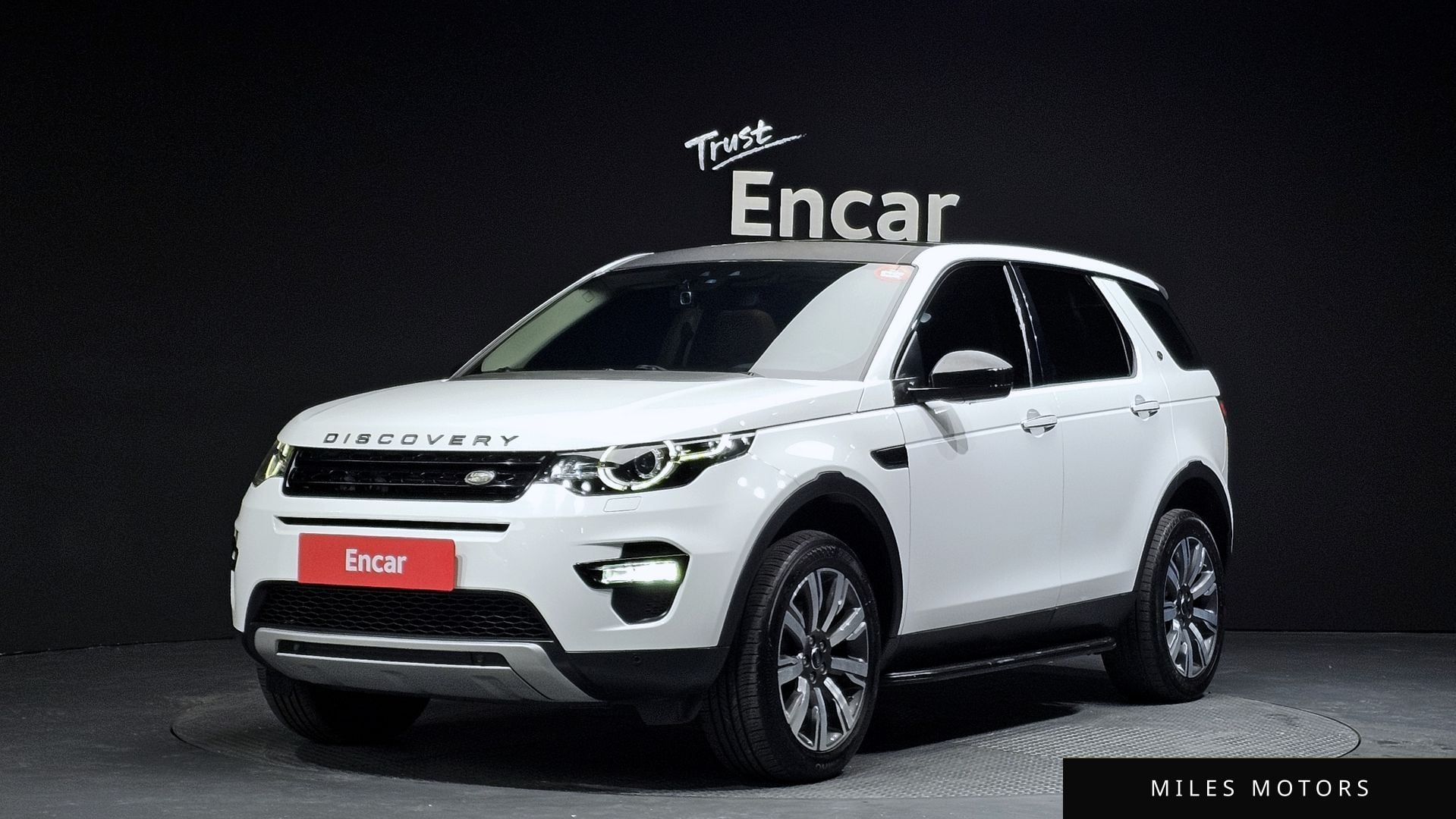 Land Rover Discovery Sport 2018 — фото 1 из 12