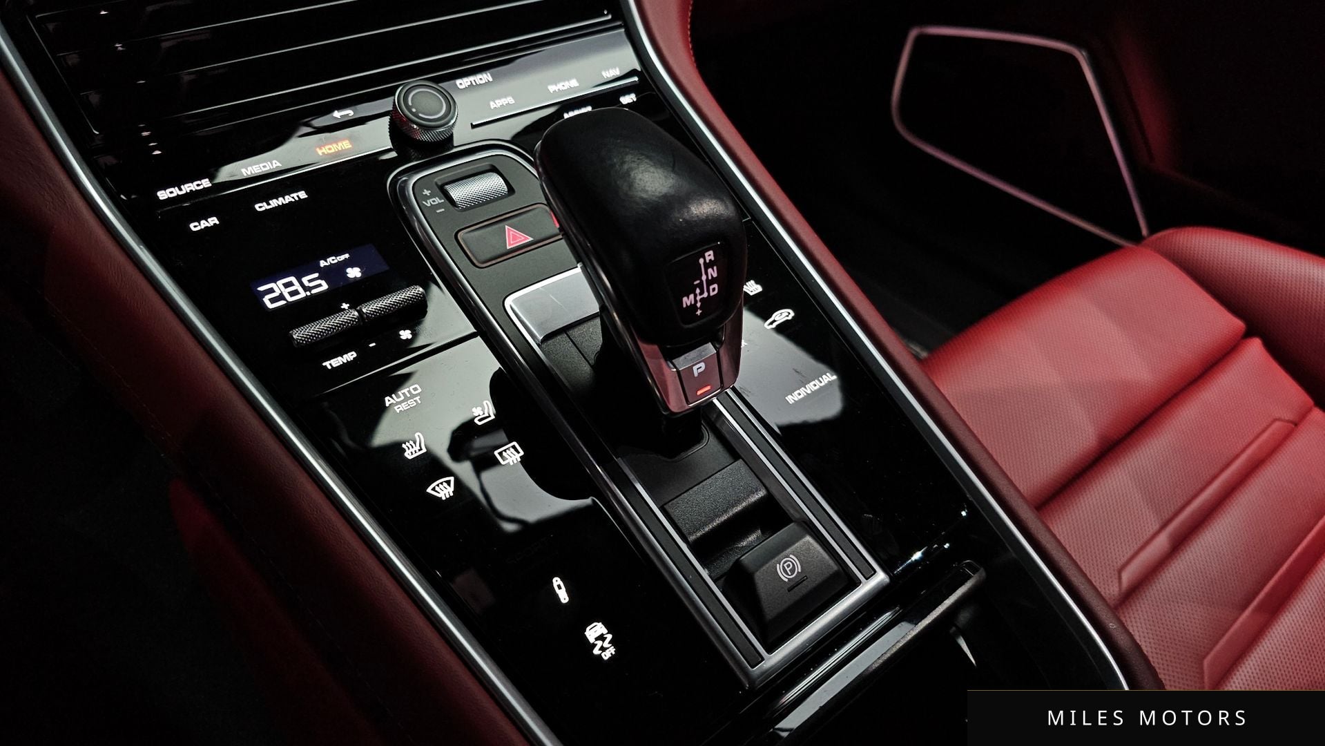 Porsche Panamera 2023 — миниатюра 9