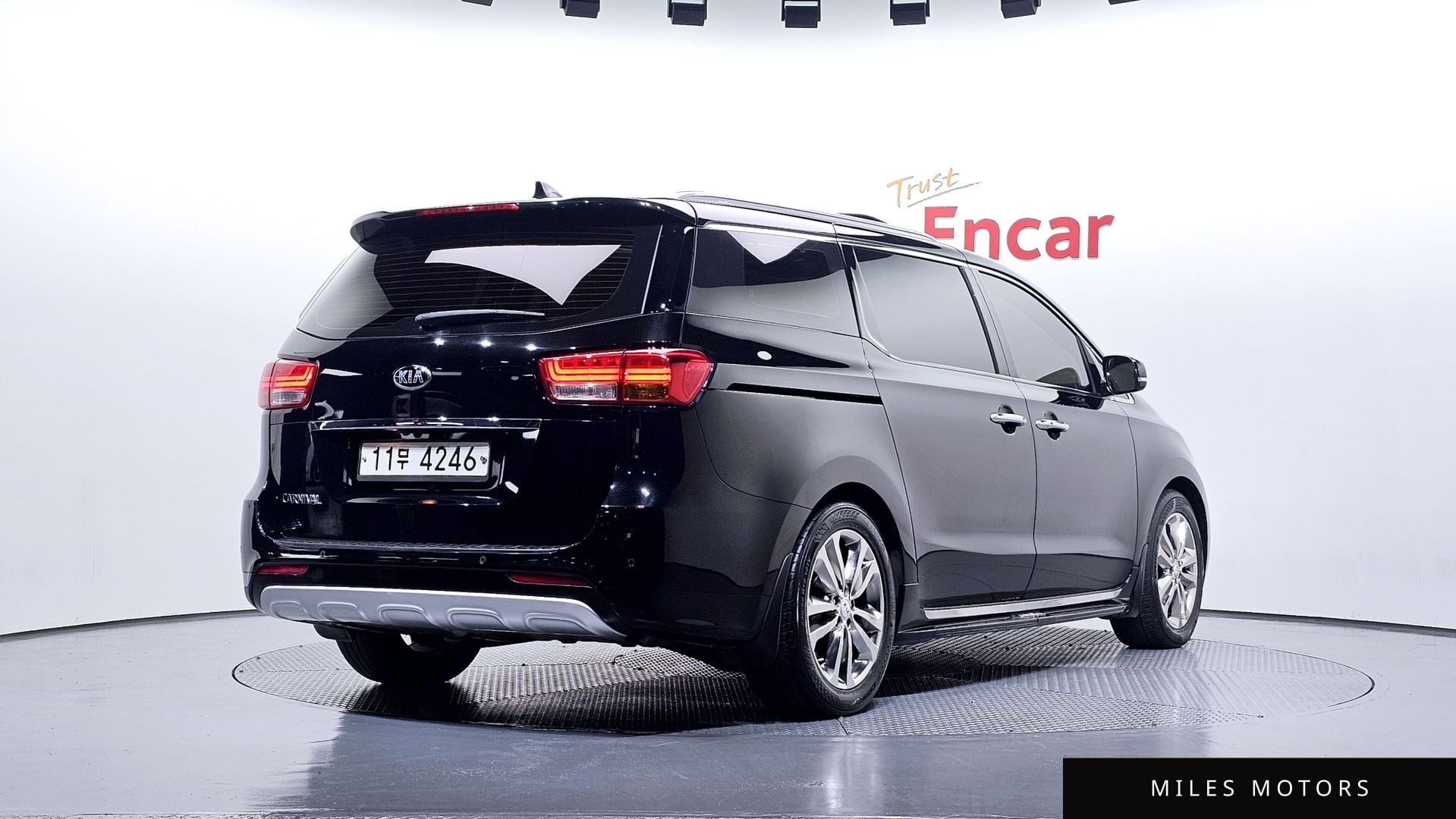 Kia Canival 2016 — миниатюра 2