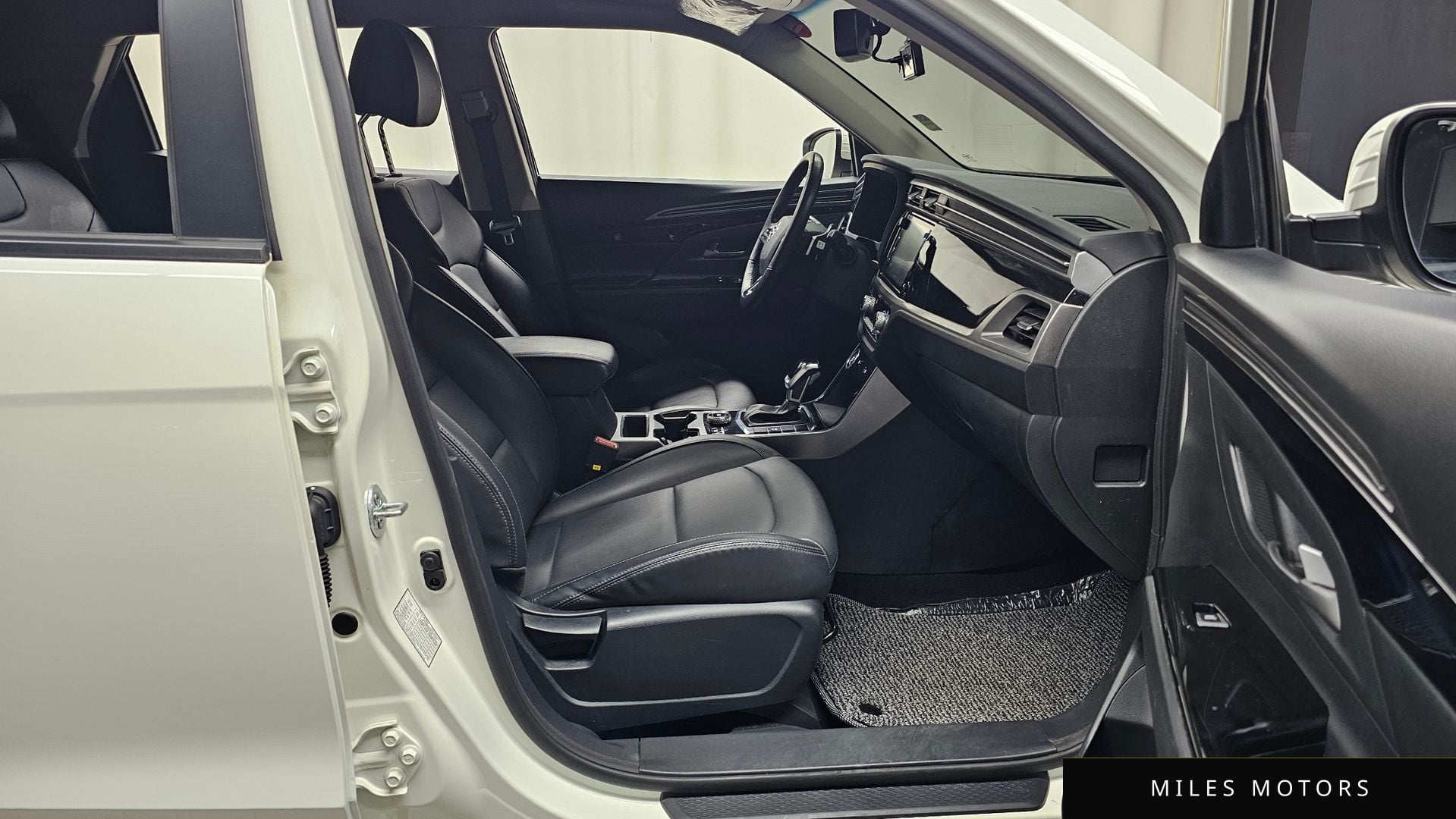 KG Mobility Beautiful Korando 2022 — миниатюра 11