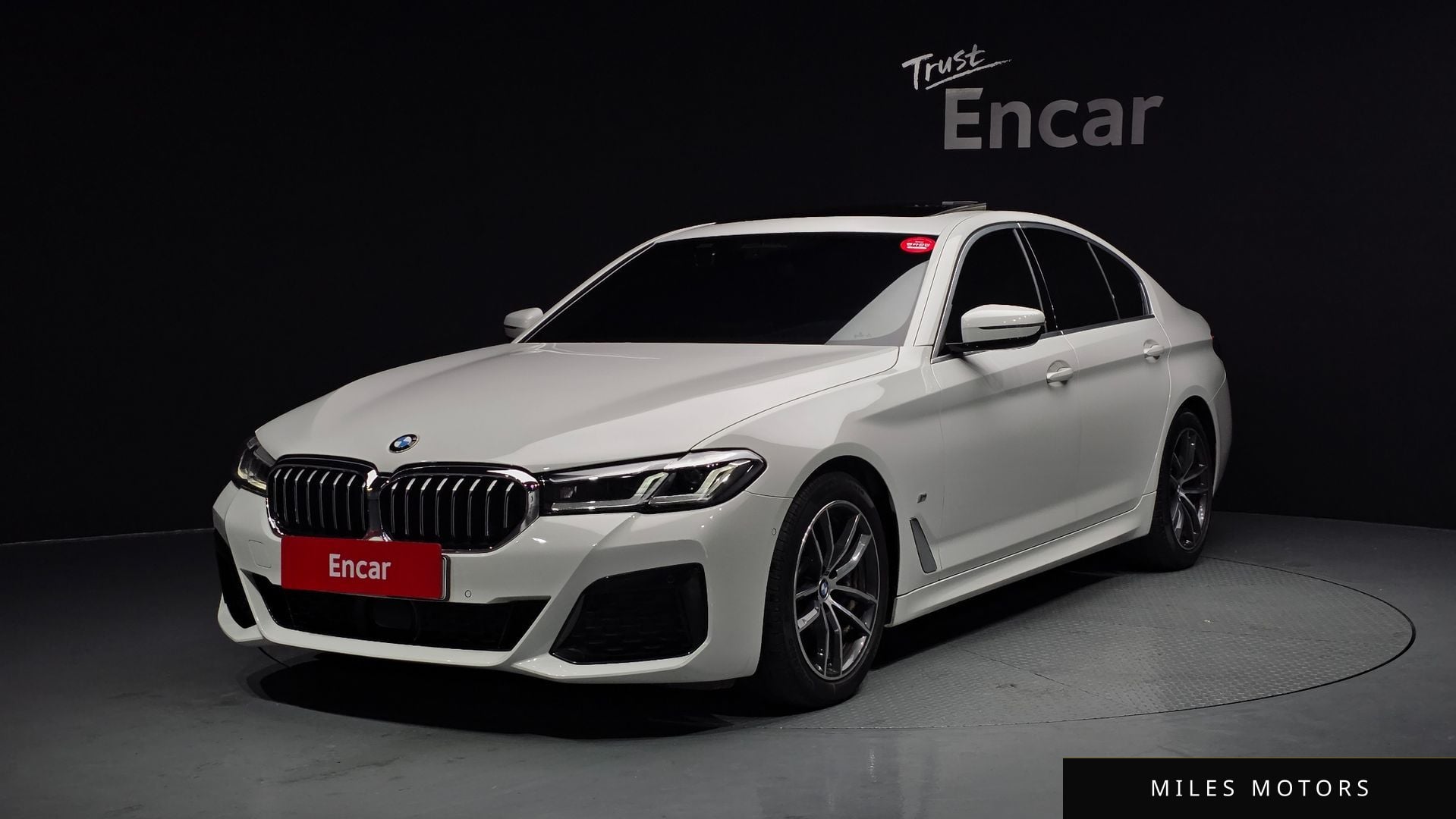 BMW 5 Series (G30) 2021 — фото 1 из 12