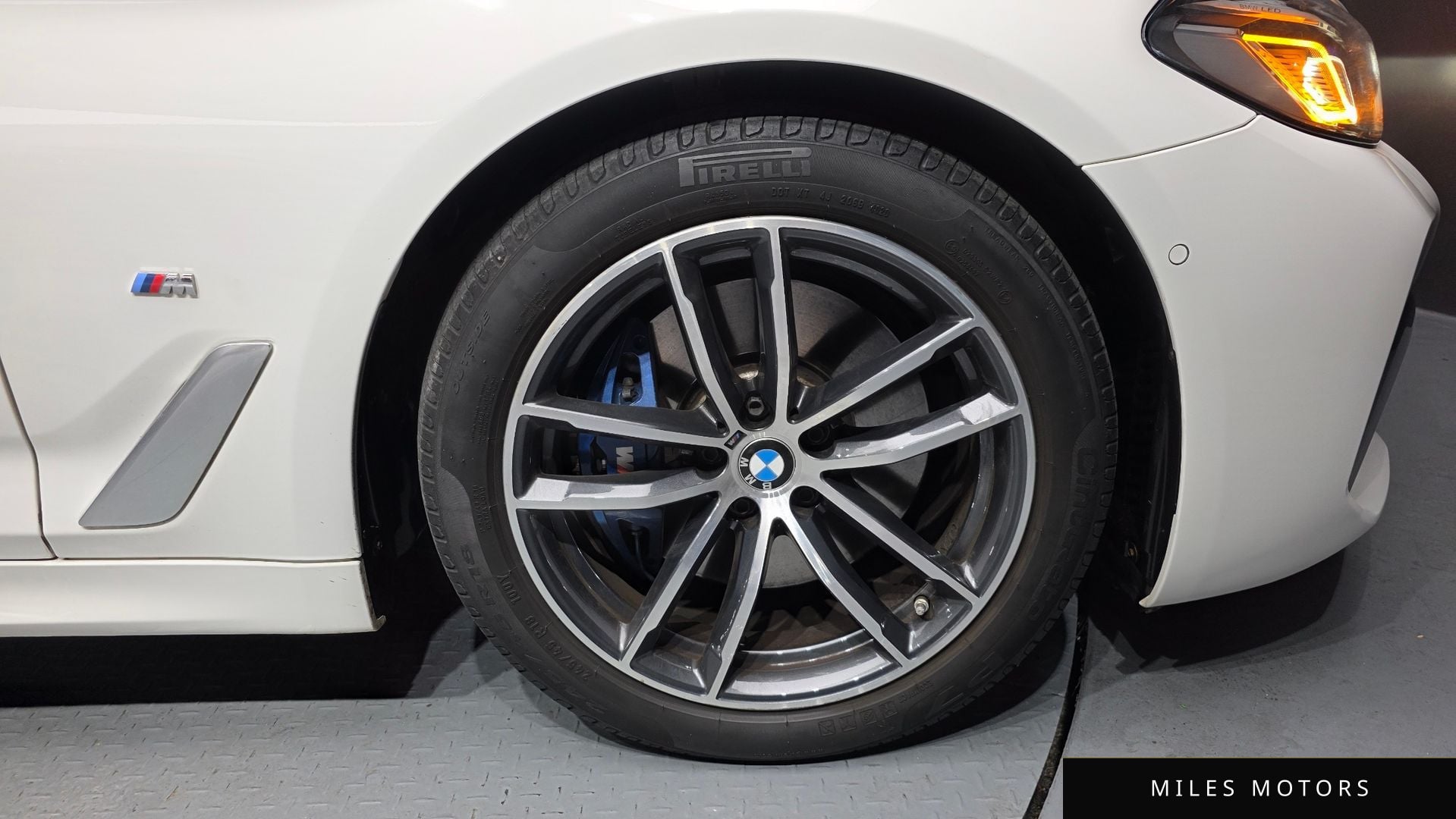 BMW 5 Series (G30) 2021 — миниатюра 5