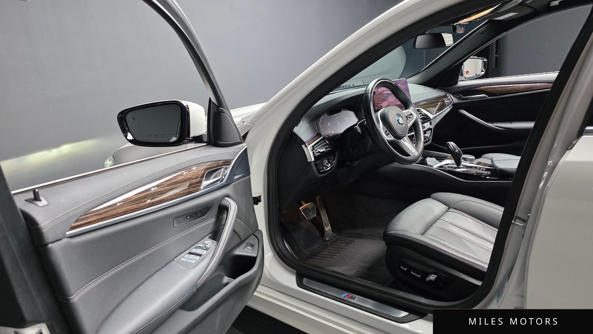 BMW 5 Series (G30) 2021 — миниатюра 10