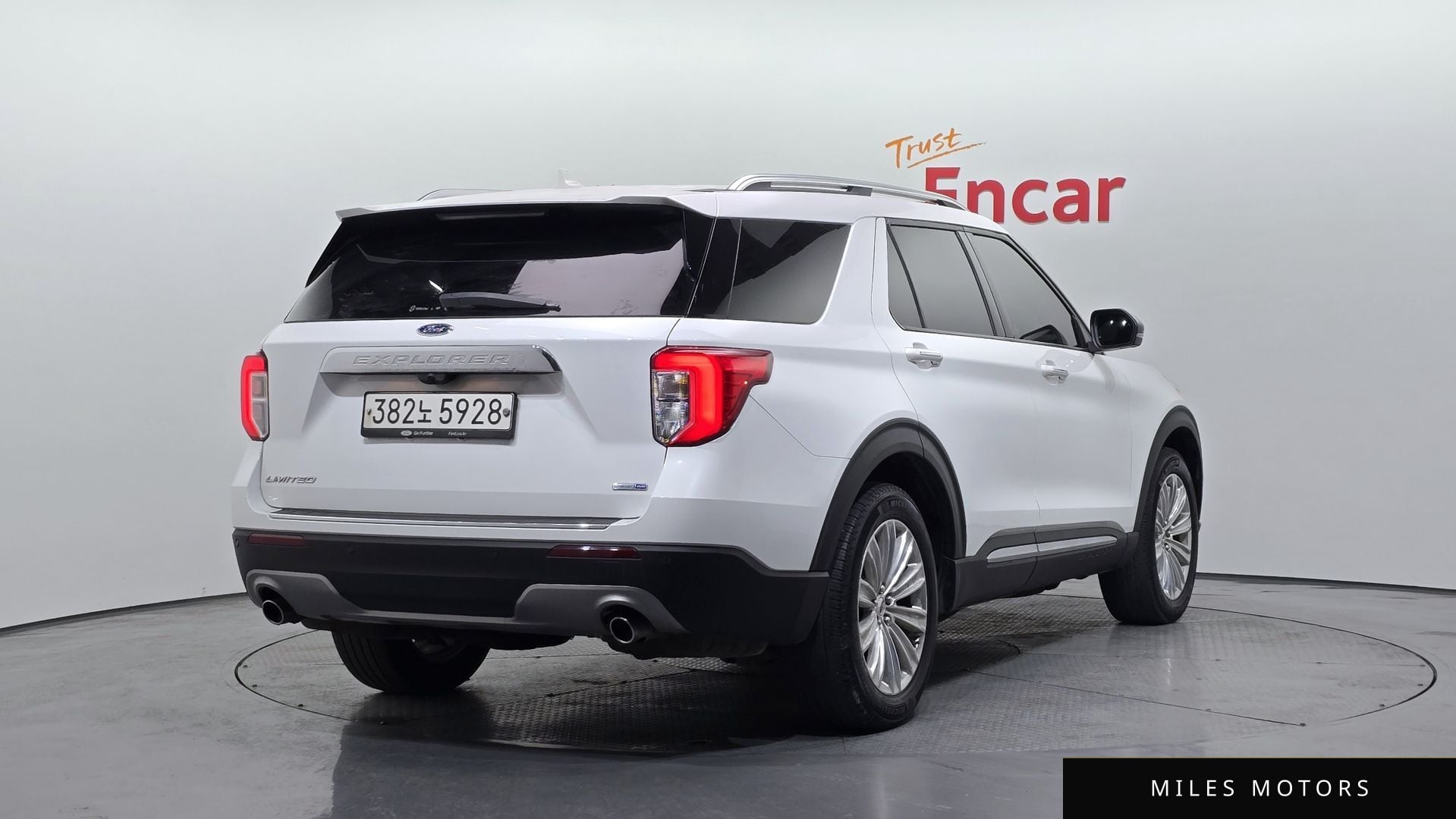 Ford Explorer 2020 — миниатюра 2