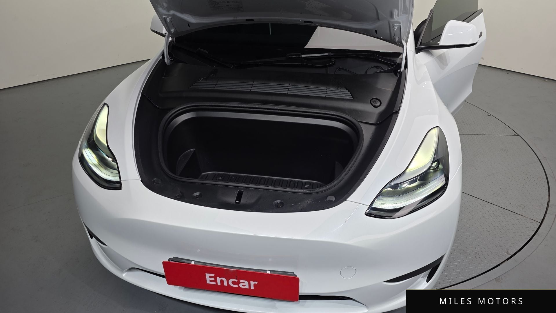 Tesla 모델 Y 2024 — миниатюра 6