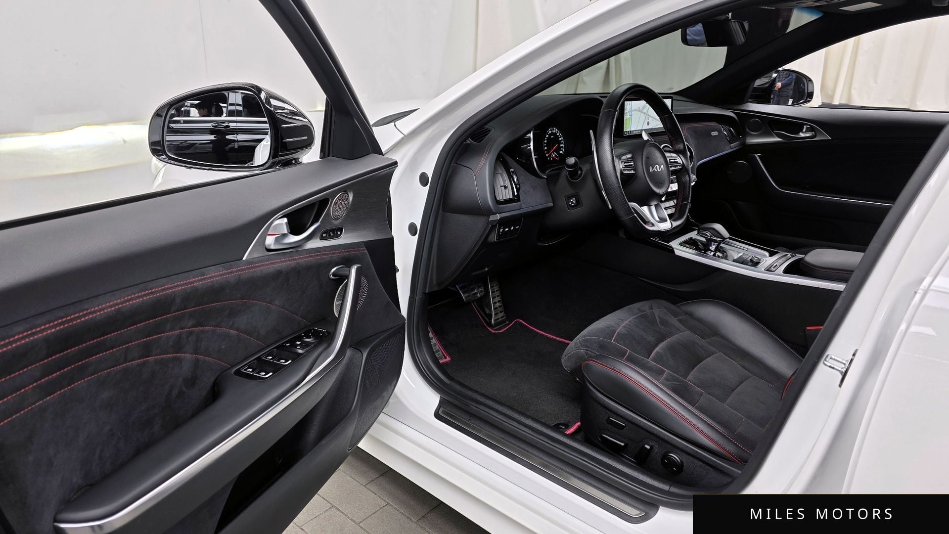 Kia Stinger 2023 — миниатюра 10