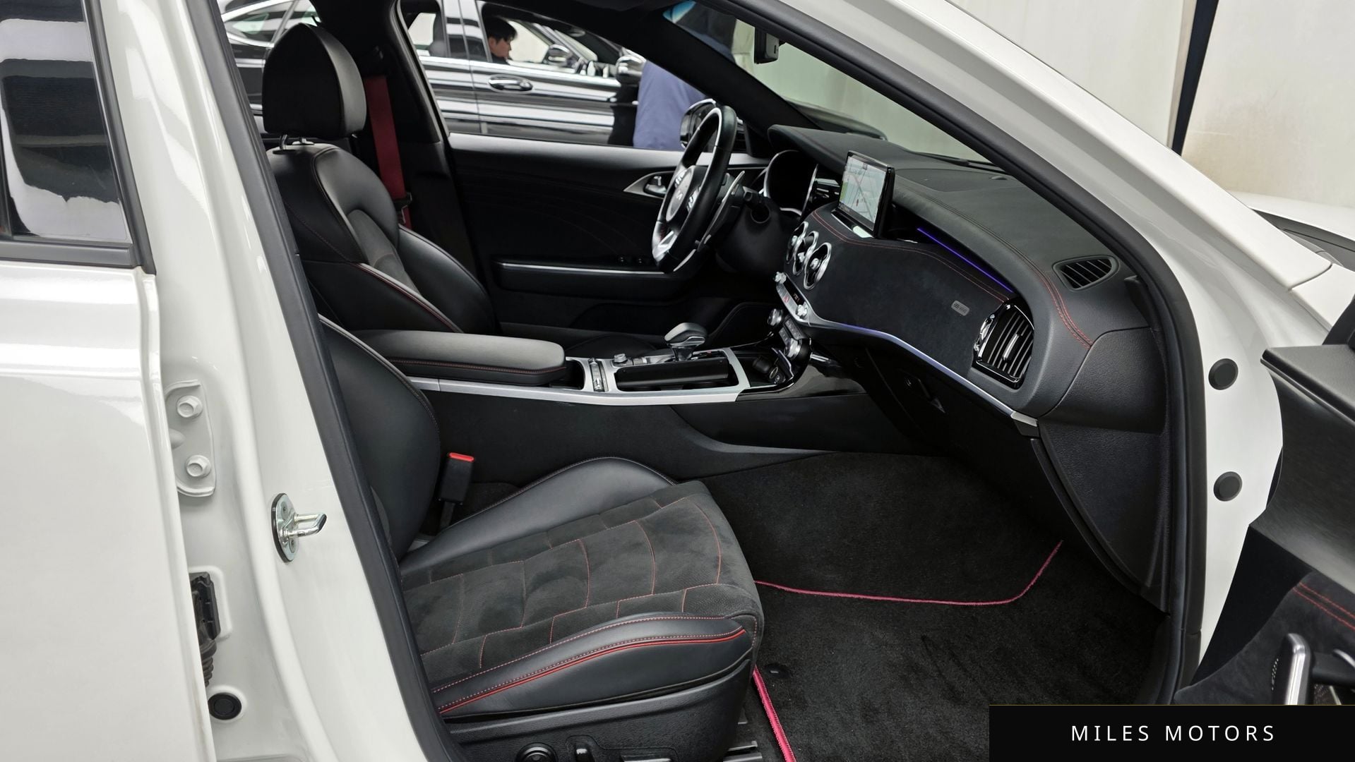 Kia Stinger 2023 — миниатюра 11