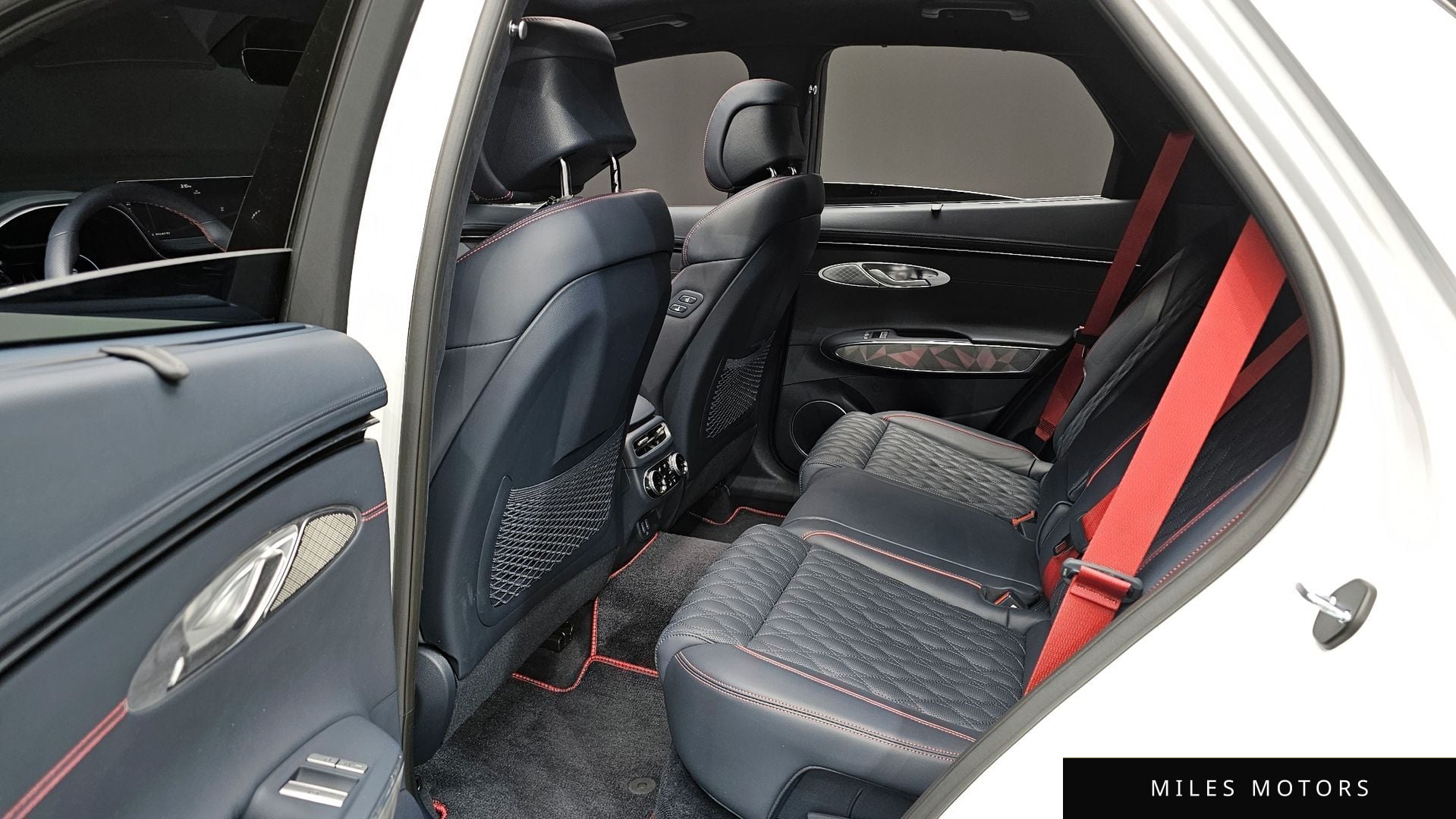 Genesis GV70 2024 — миниатюра 12
