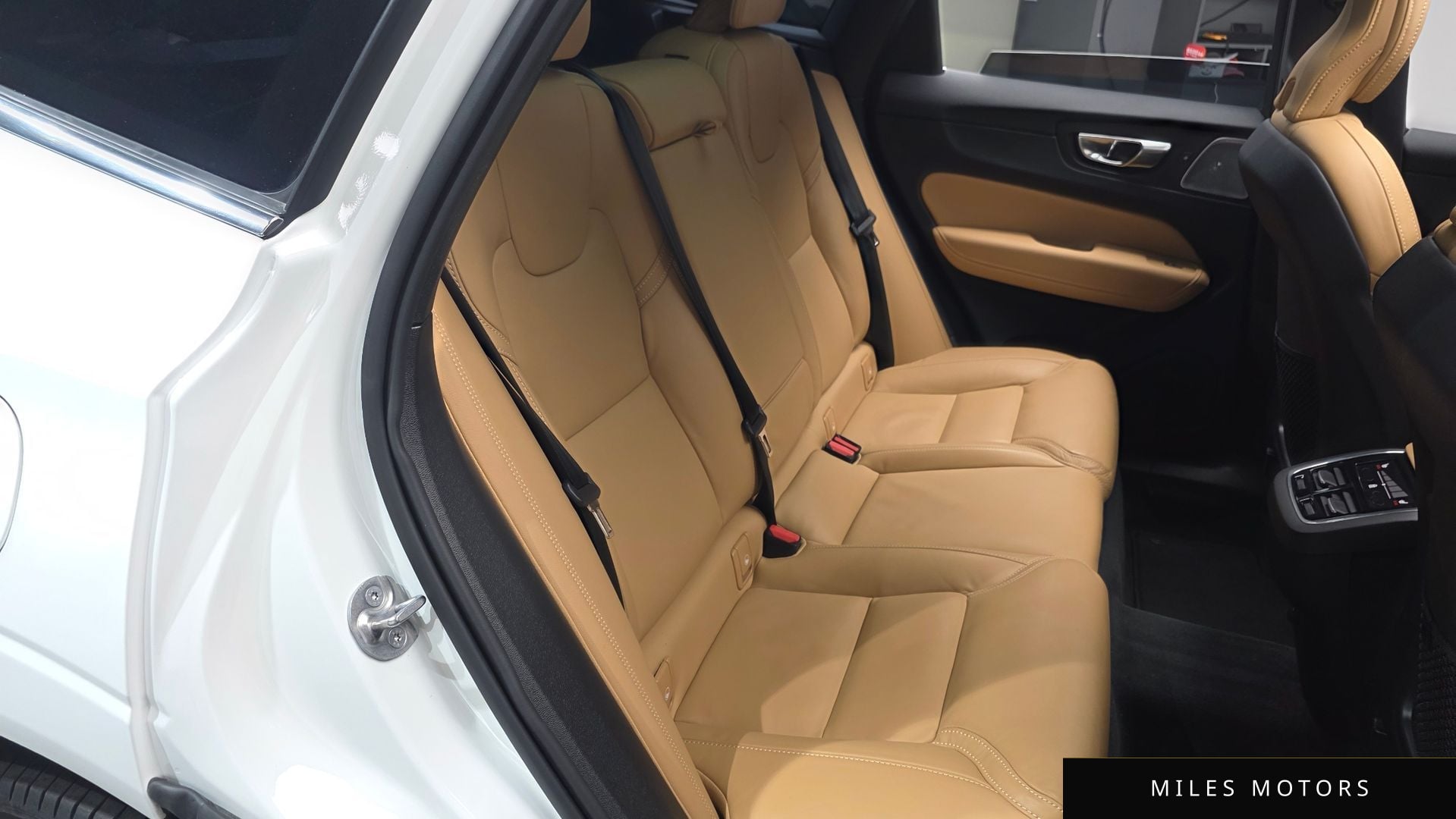 Volvo XC60 2025 — миниатюра 12