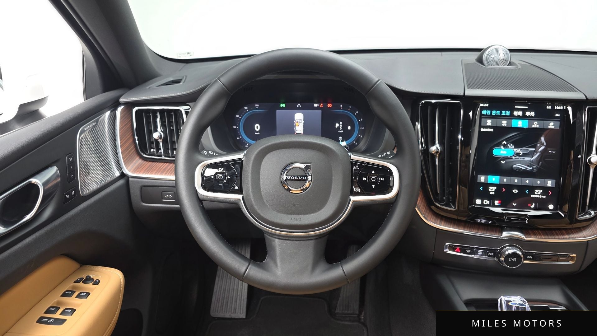 Volvo XC60 2025 — миниатюра 13